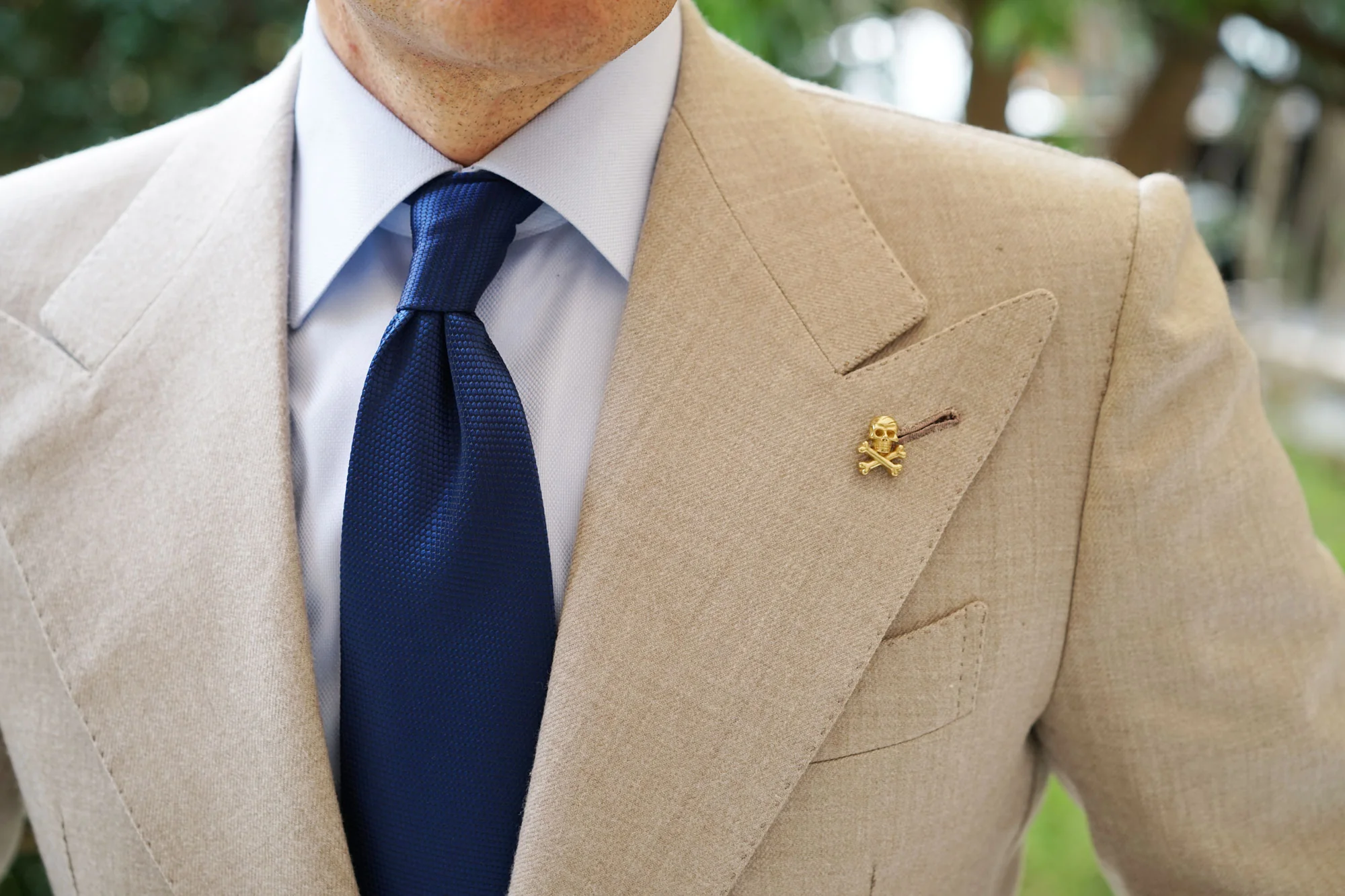 Antique Gold Skull and Crossbones Lapel Pin - Image 7