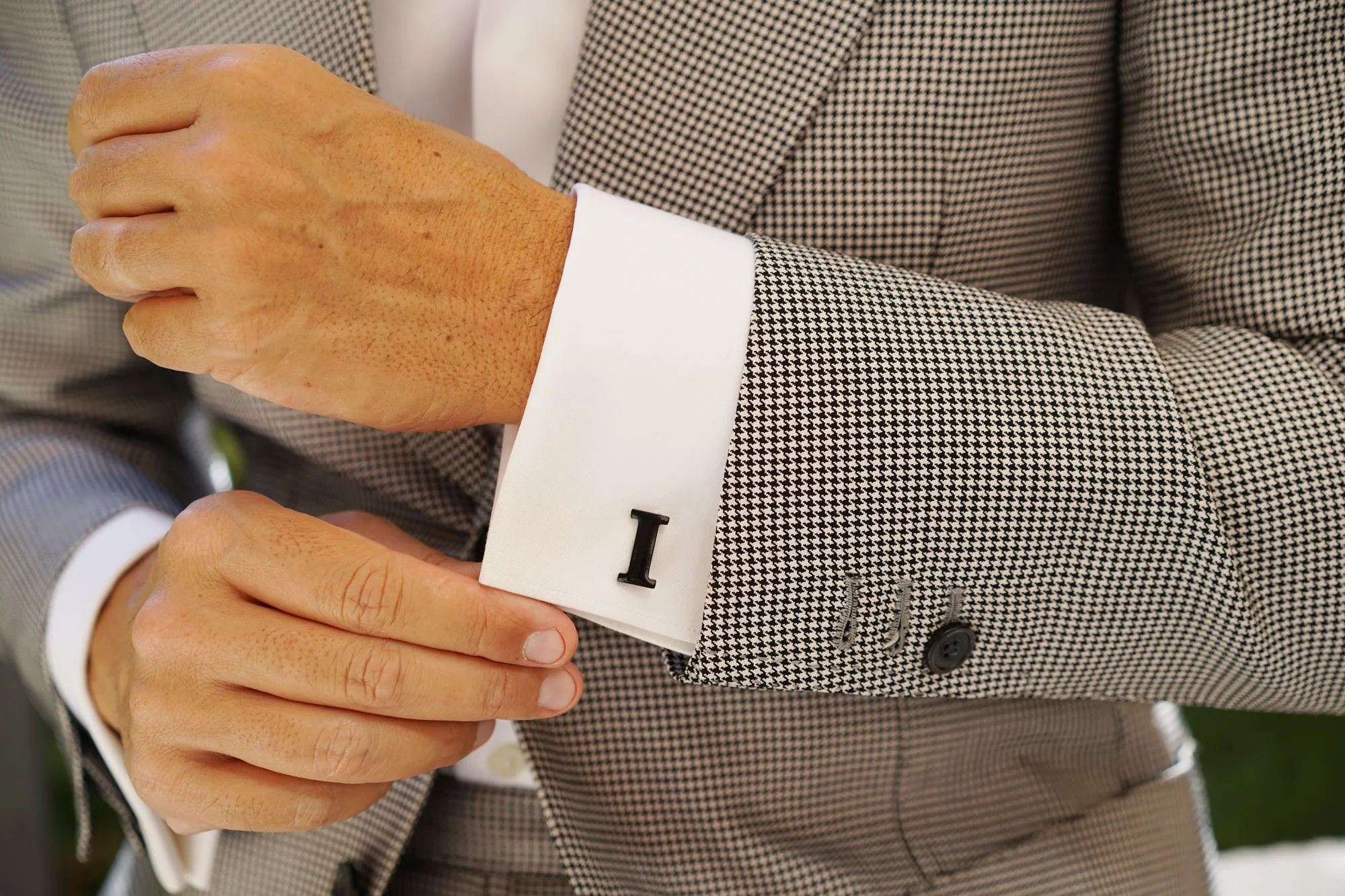 Black And Gold Letter I Cufflinks - Image 7