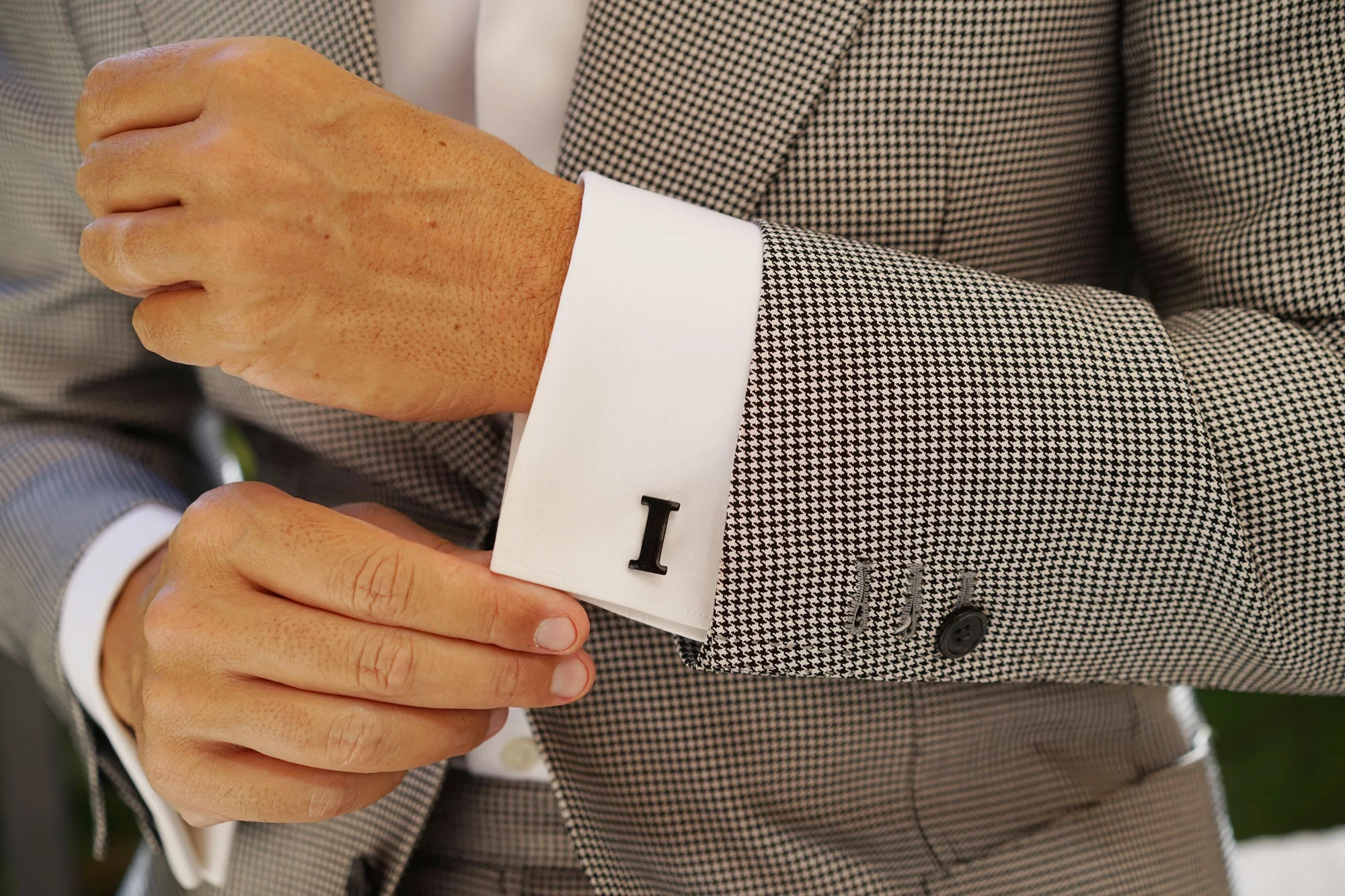 Black And Gold Letter I Cufflinks - Image 8
