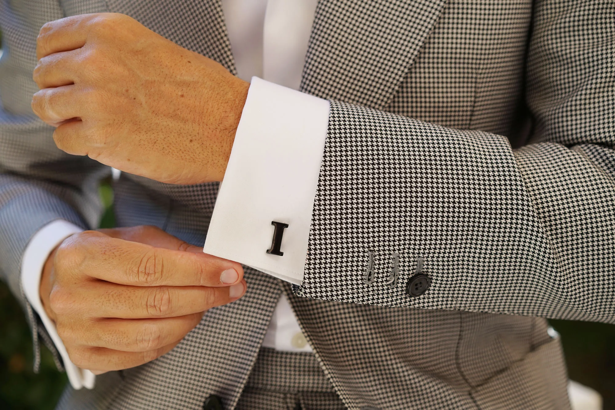 Black And Gold Letter I Cufflinks - Image 9
