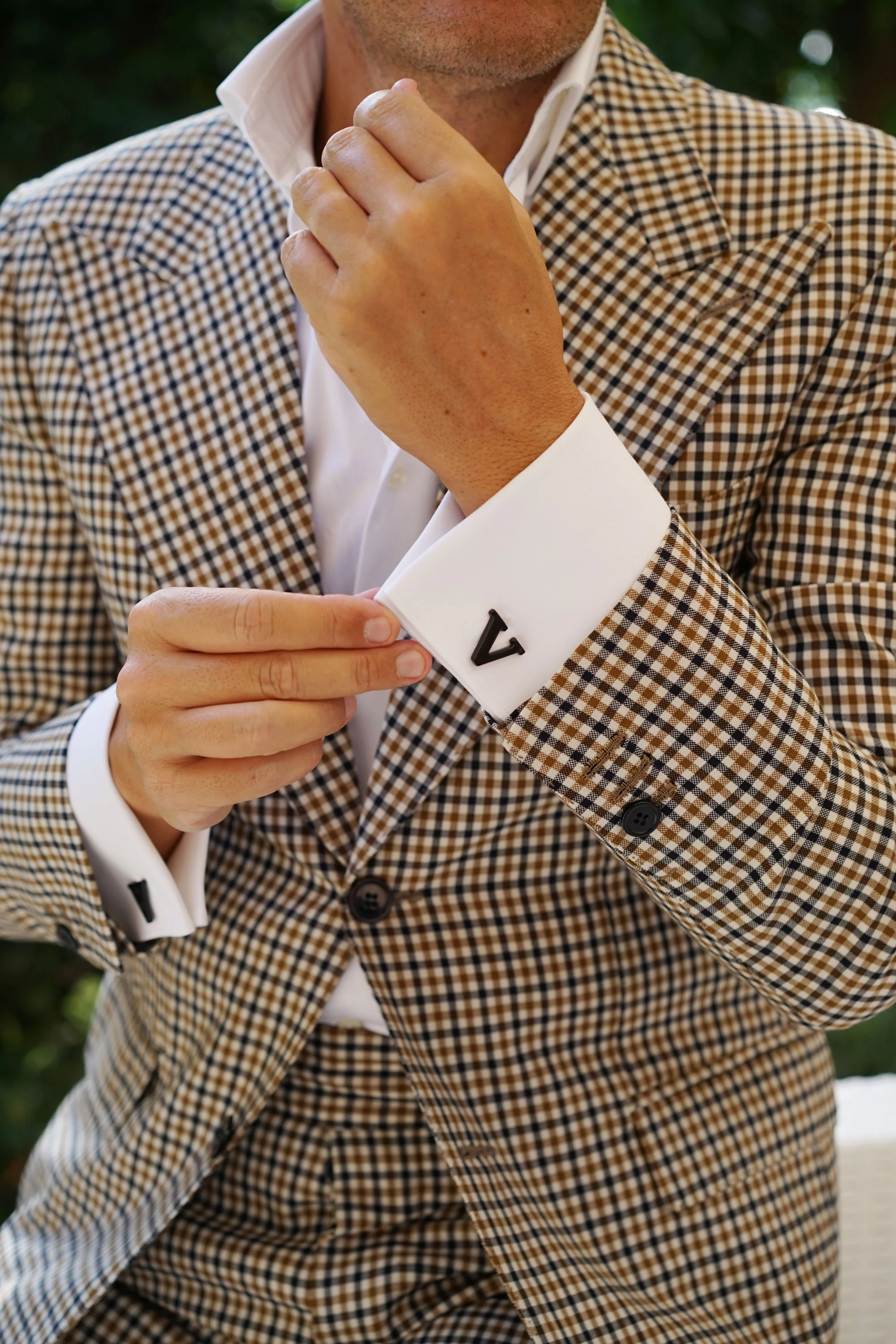 Black And Gold Letter V Cufflinks - Image 5
