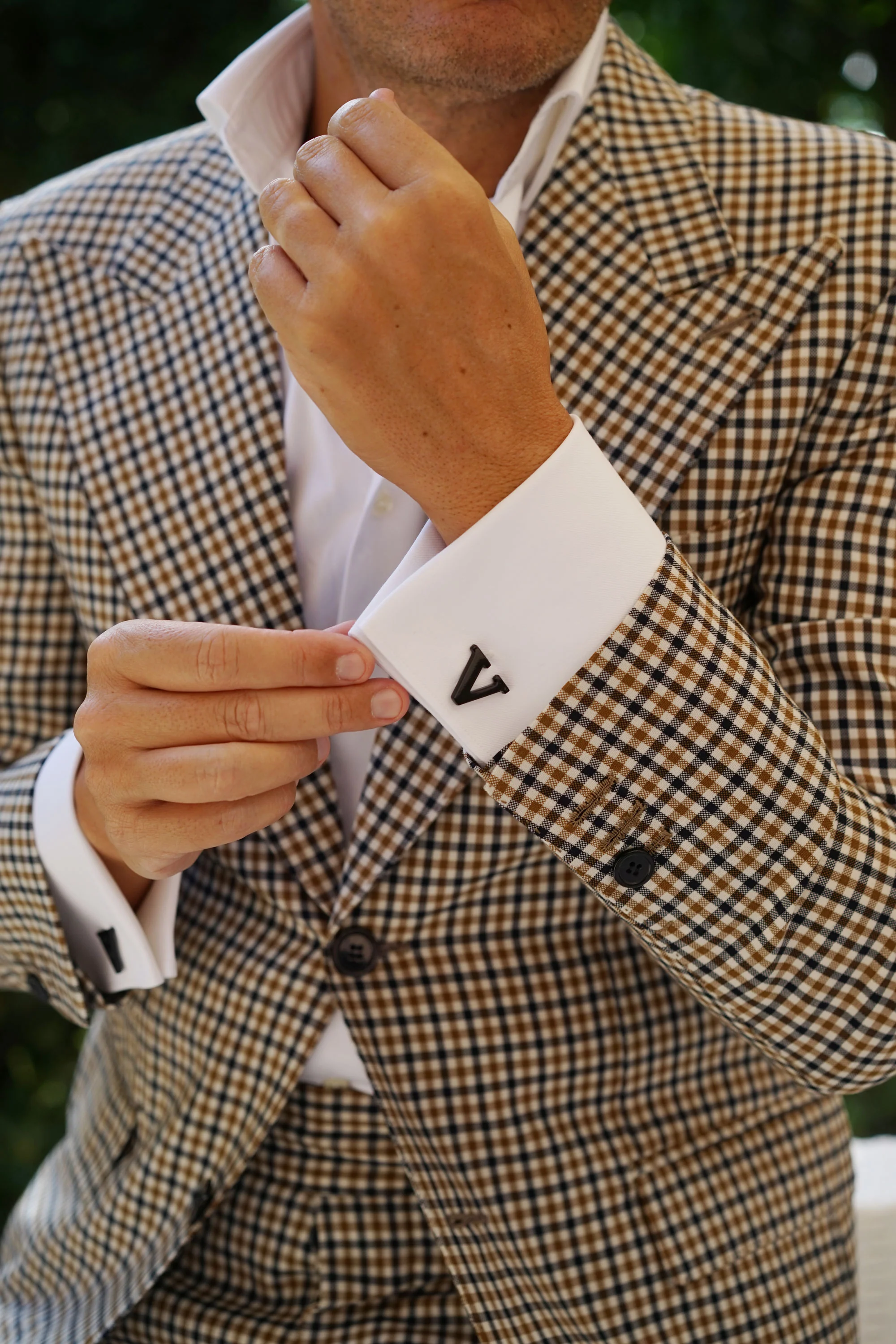Black And Gold Letter V Cufflinks - Image 6