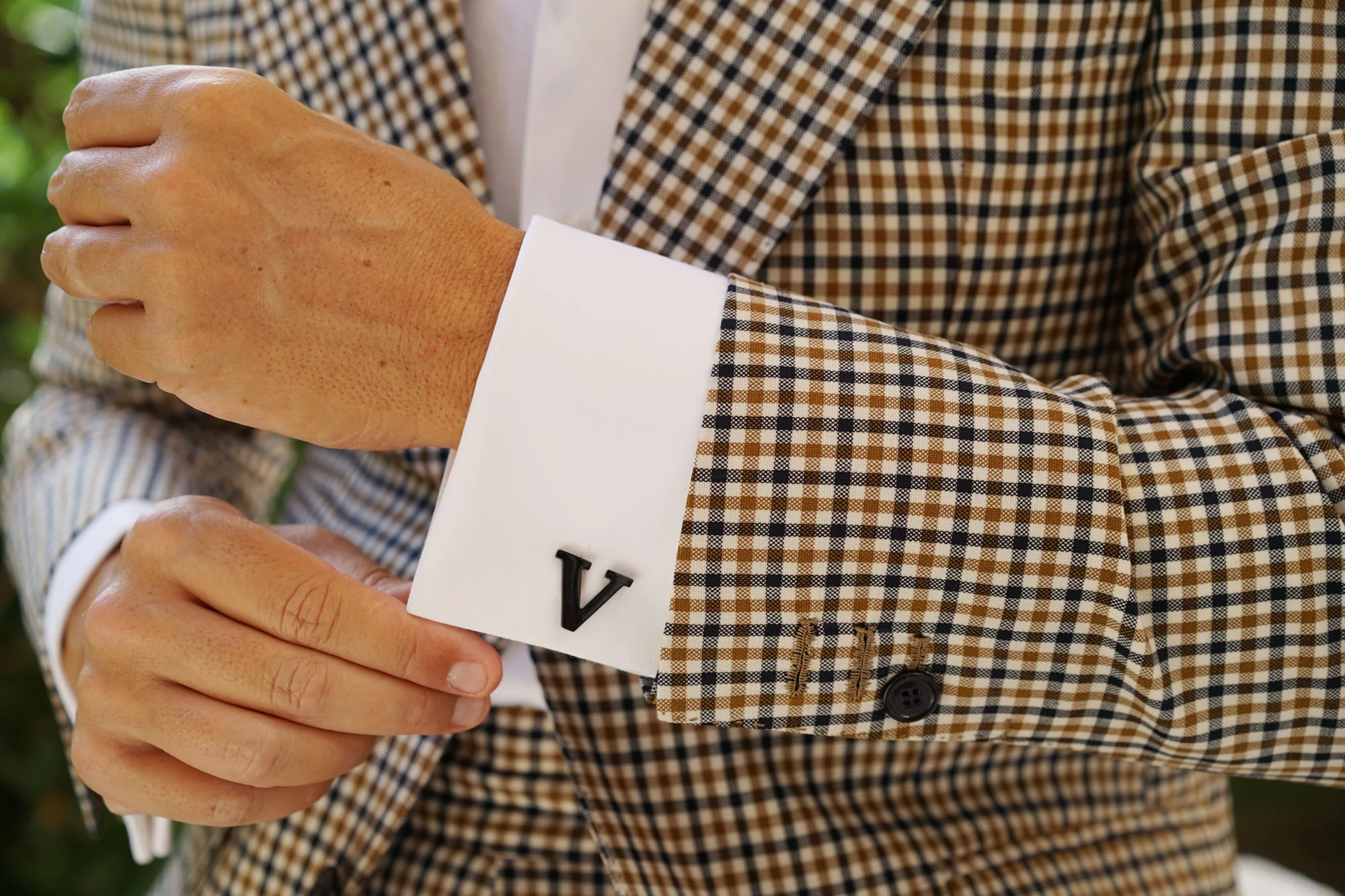 Black And Gold Letter V Cufflinks - Image 9