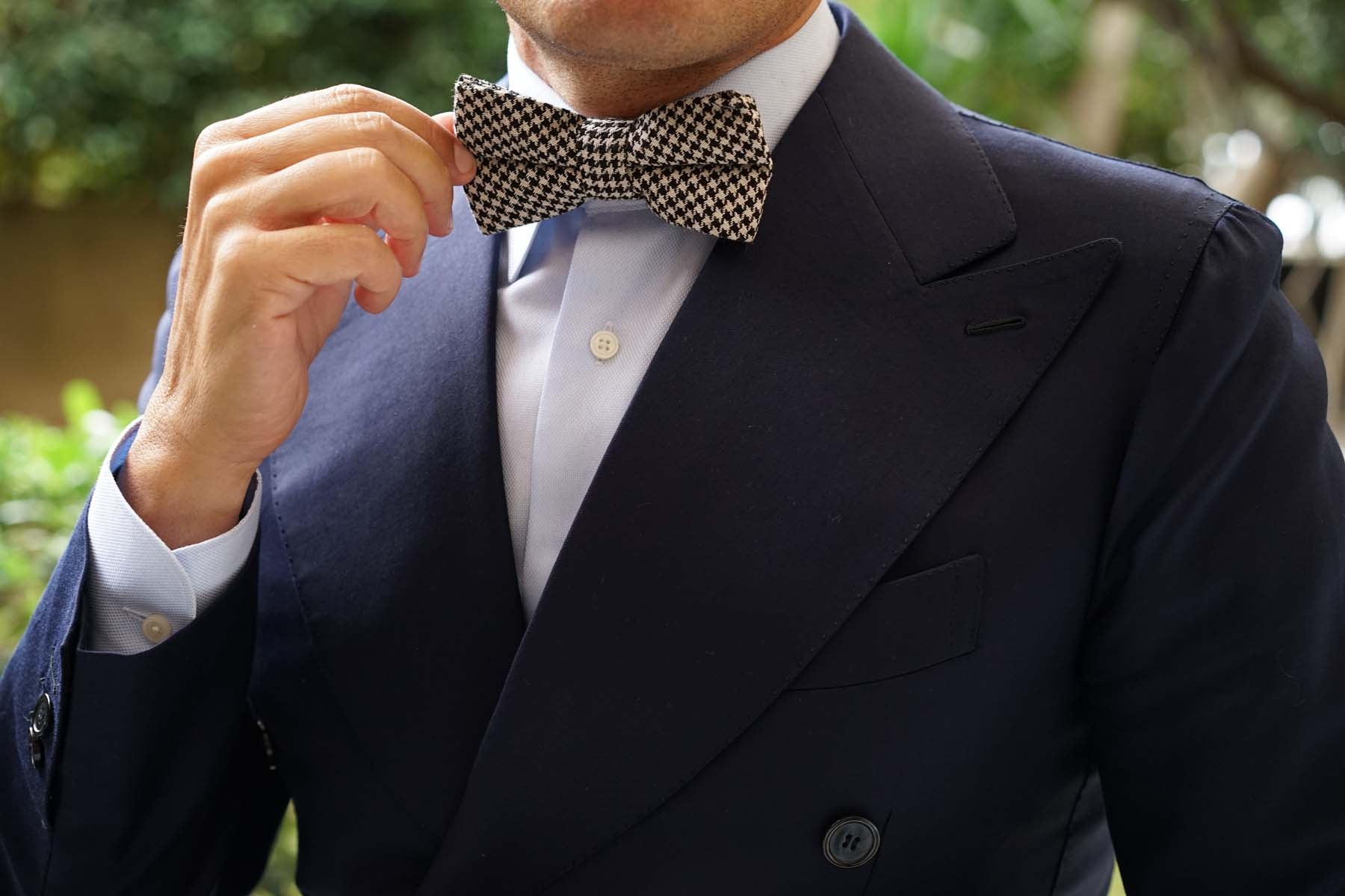 Black Houndstooth Spider Linen Bow Tie - Image 5