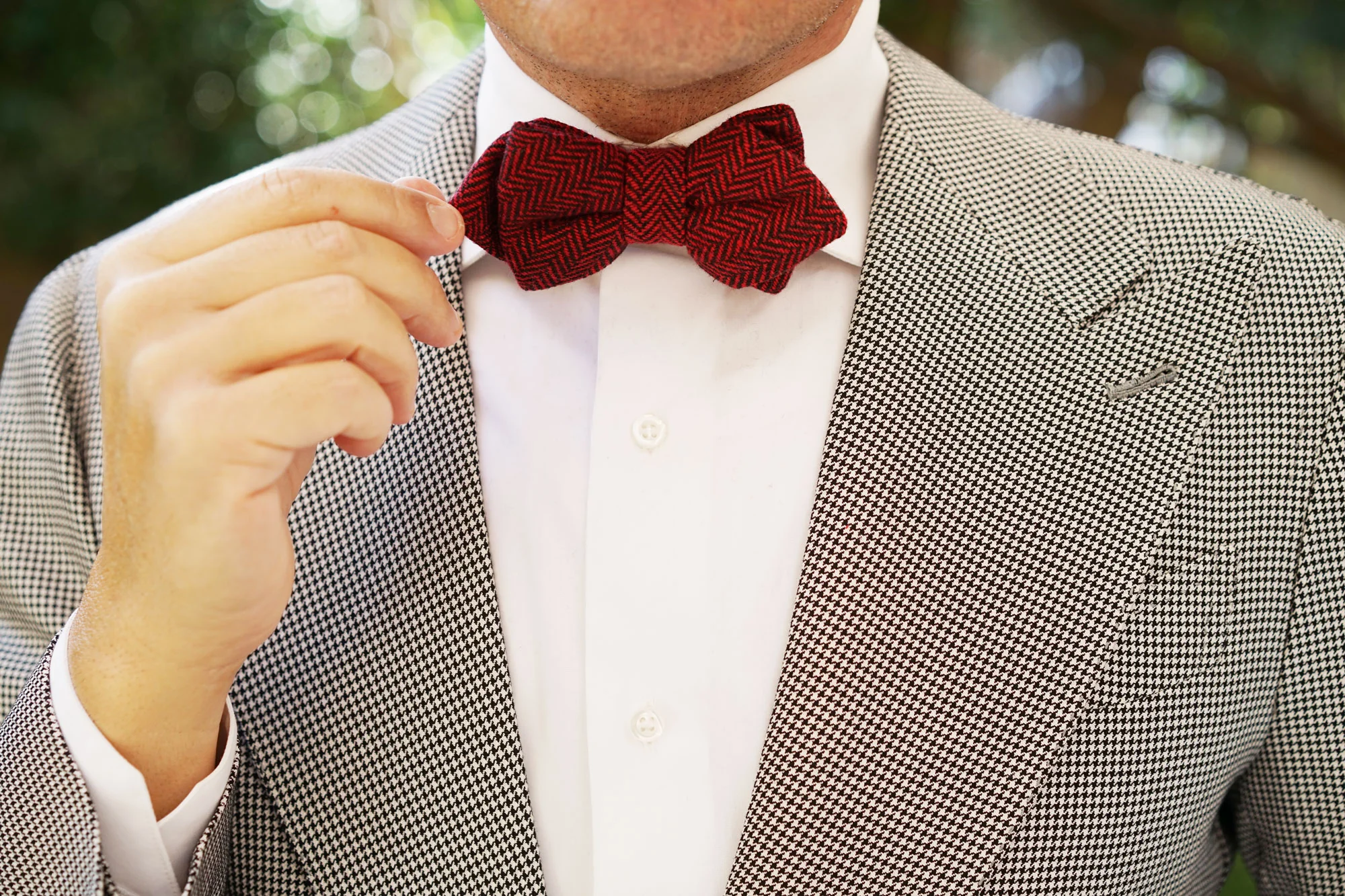 Black & Red Herringbone Wool Diamond Bow Tie - Image 3