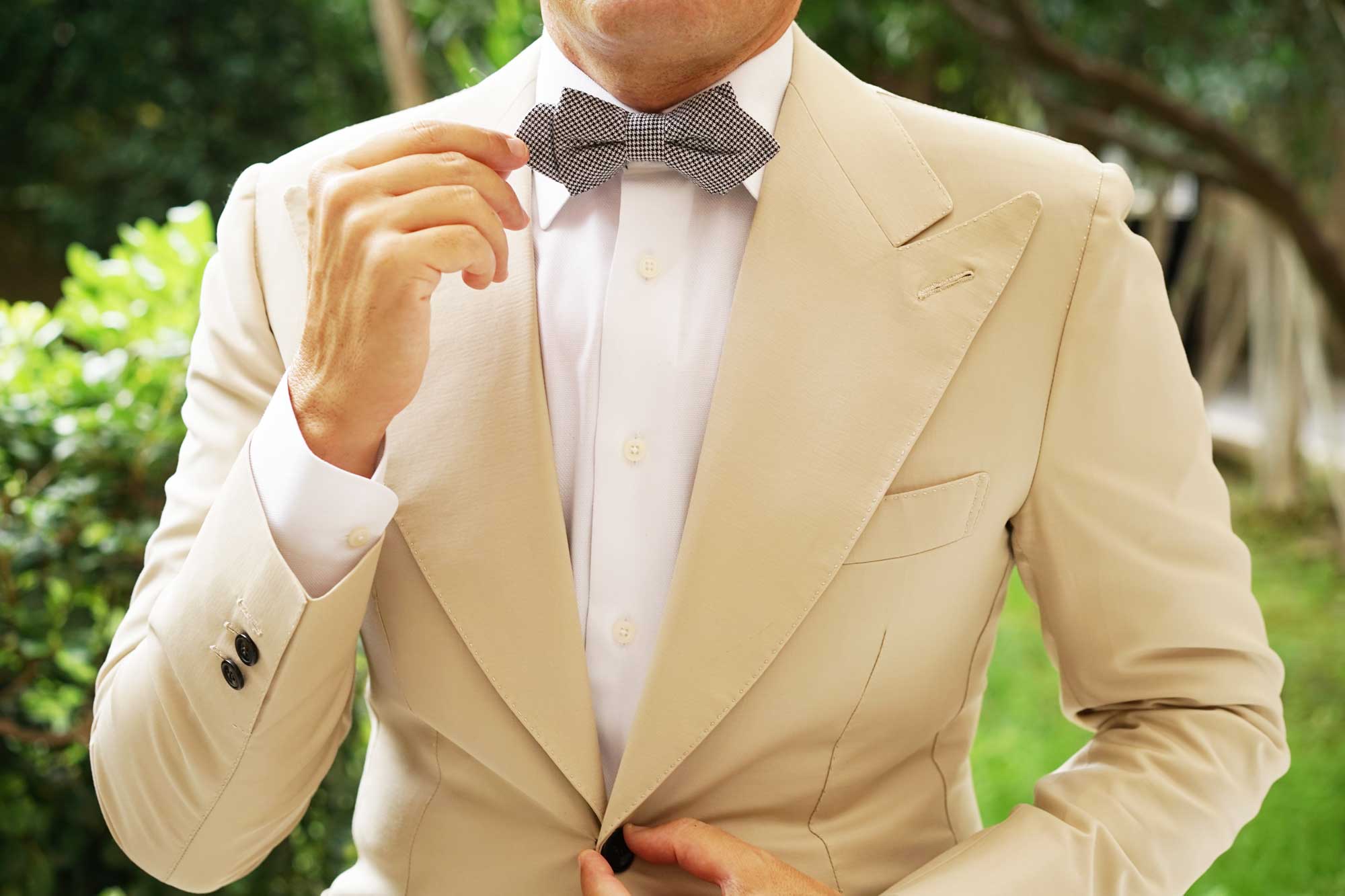 Black & White Houndstooth Cotton Diamond Bow Tie - Image 8