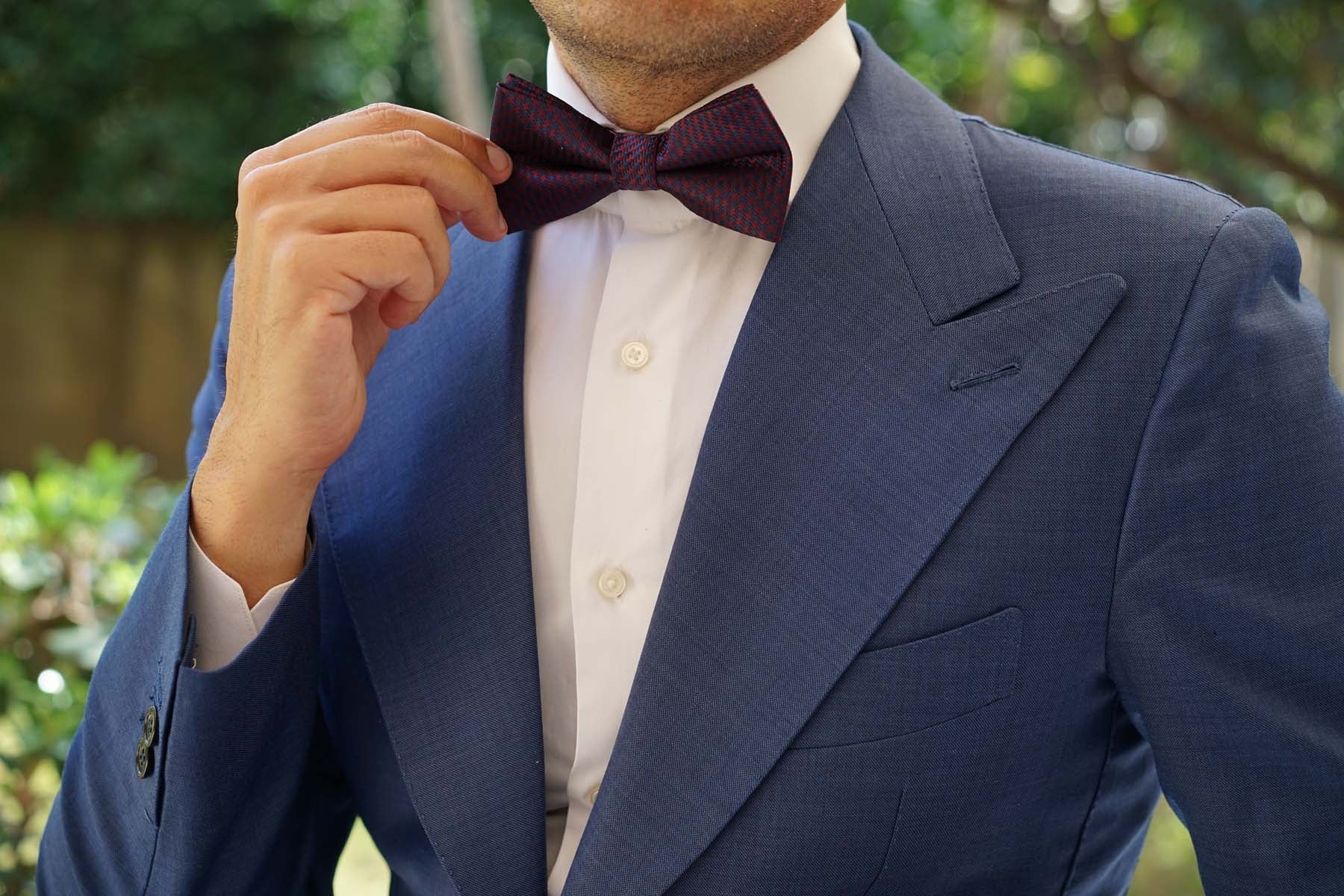 Burgundy Houndstooth Bow Tie - Image 5