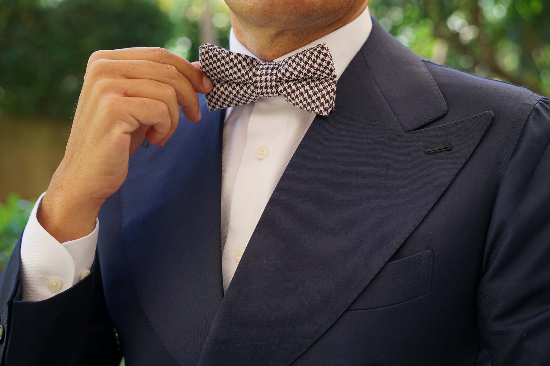 Cappuccino Houndstooth Brown Linen Bow Tie - Image 5