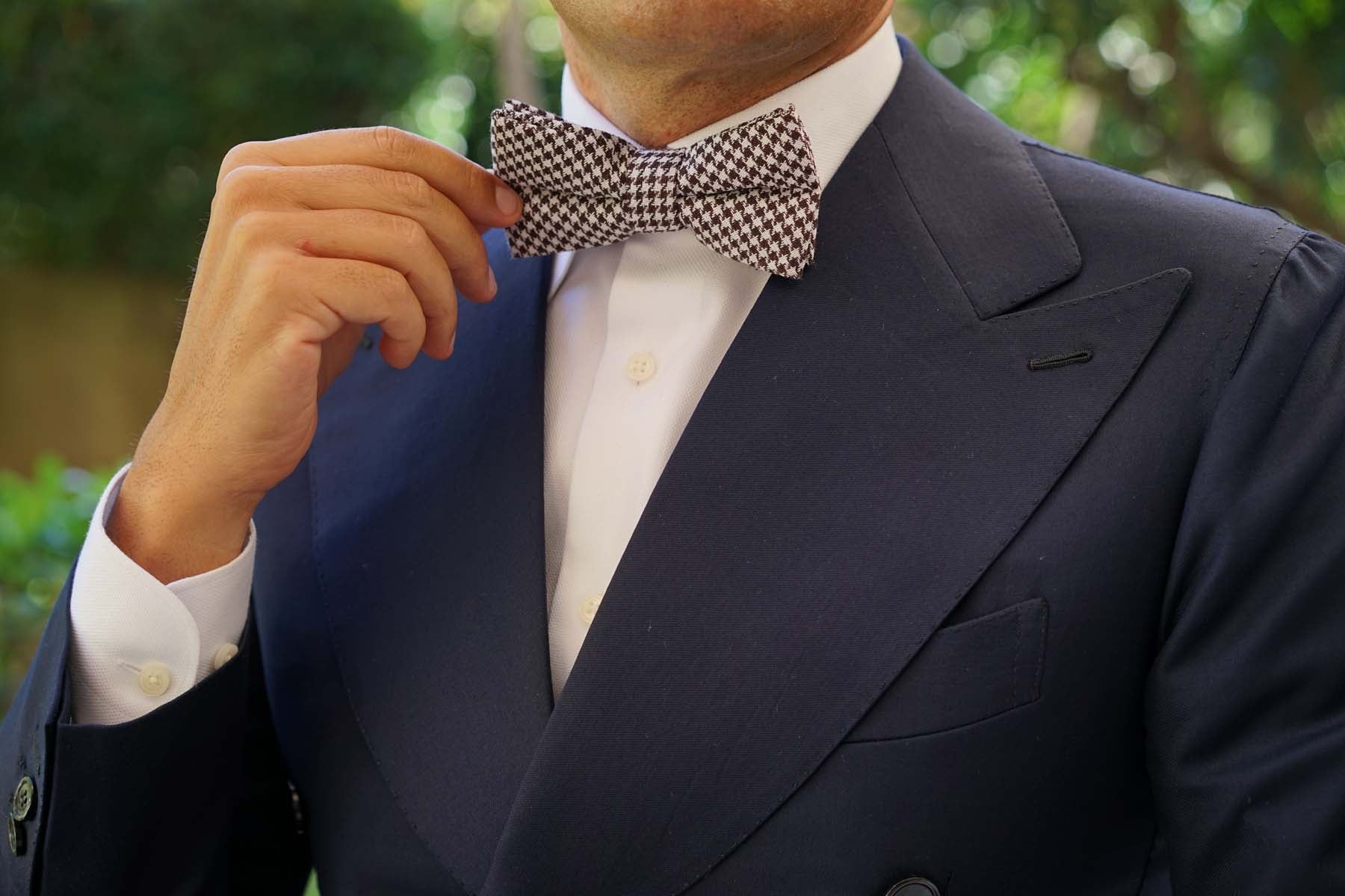 Cappuccino Houndstooth Brown Linen Bow Tie - Image 9
