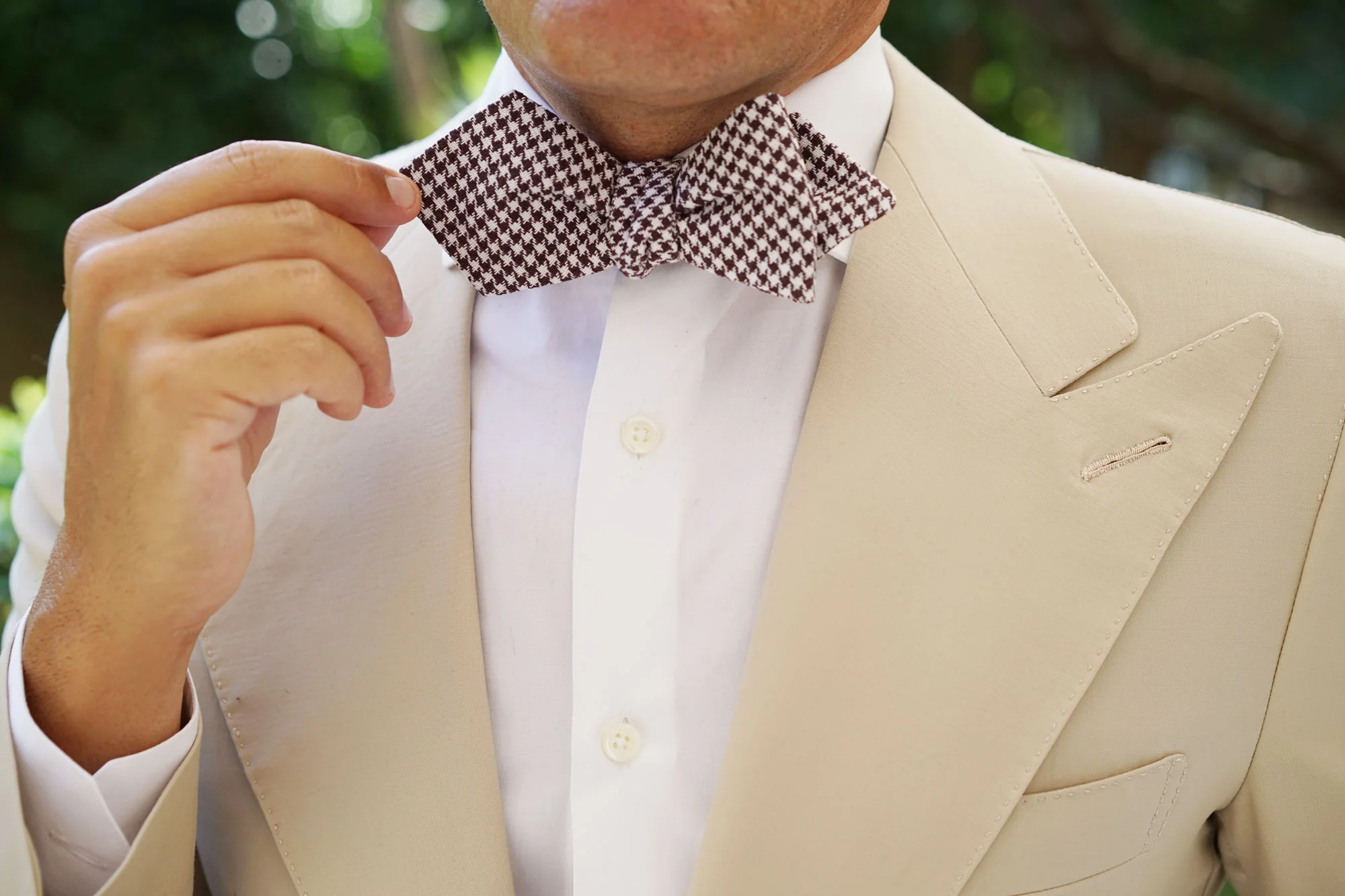 Cappuccino Houndstooth Brown Linen Diamond Self Bow Tie - Image 10