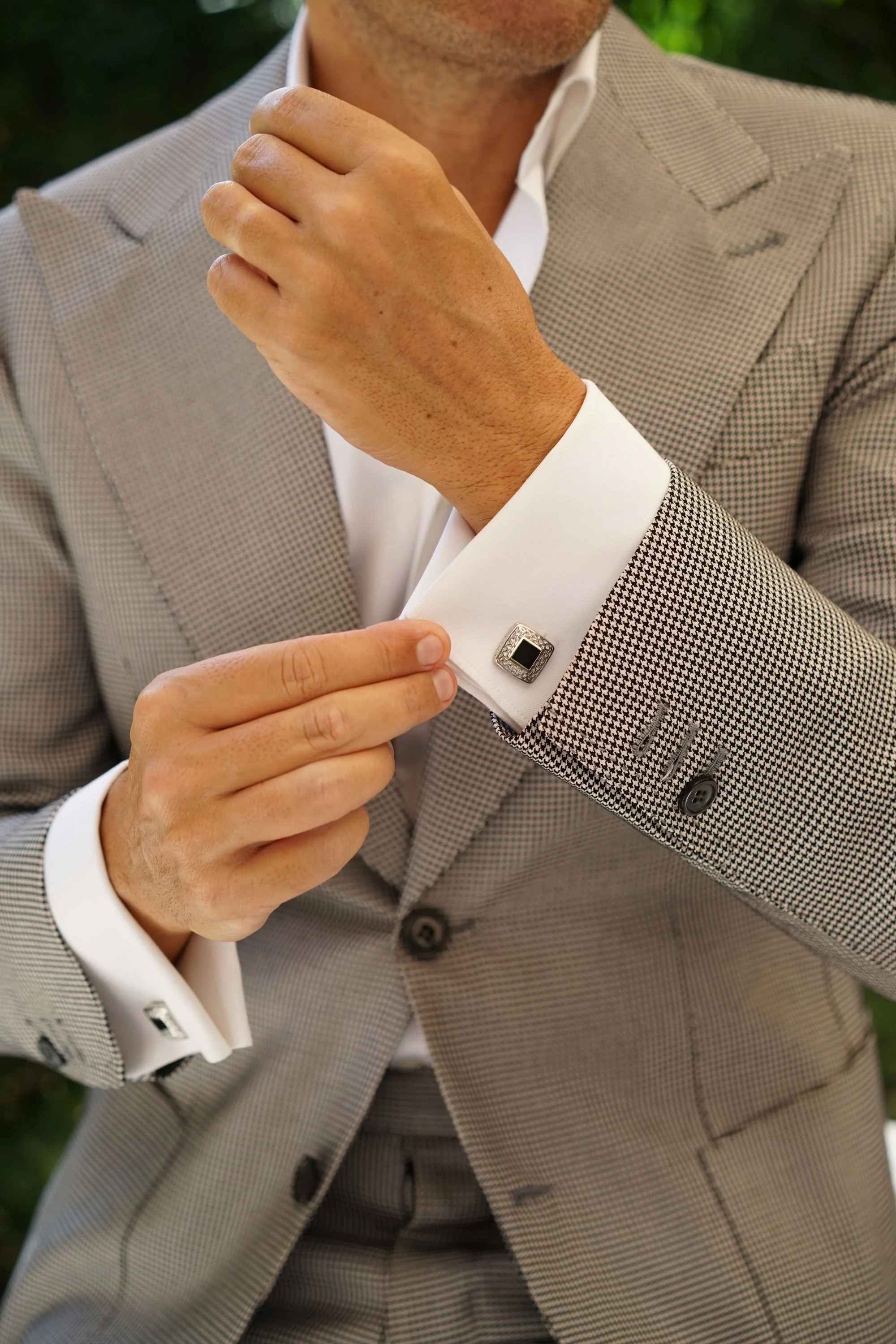 Commodus Aurelius Silver and Black Cufflinks - Image 6