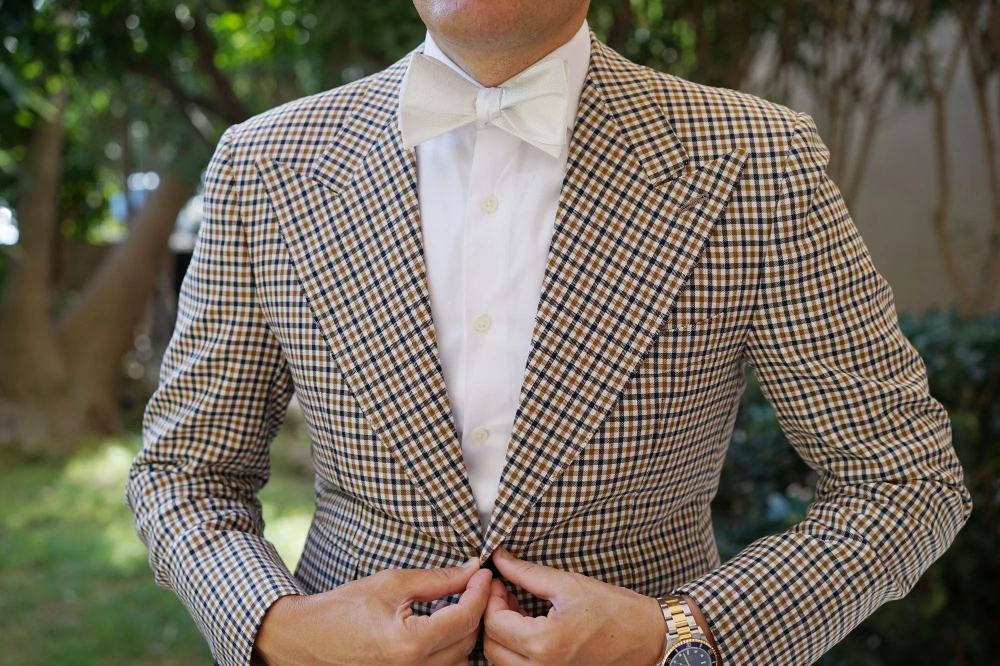Diamond White Herringbone Chevron Self Bow Tie - Image 4