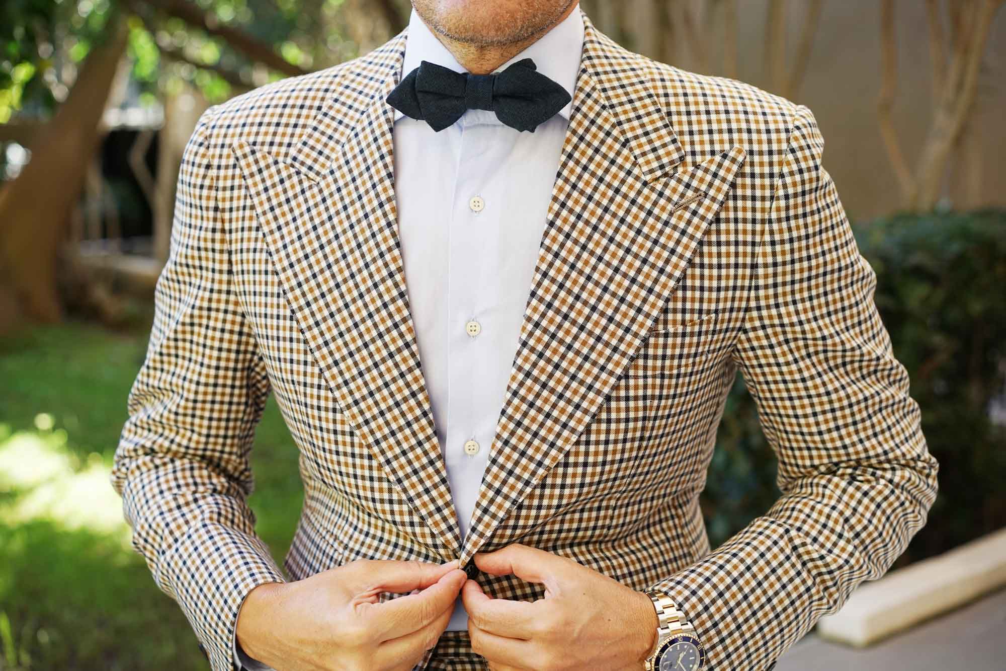 Don Quixote Navy Textured Linen Diamond Bow Tie - Image 5