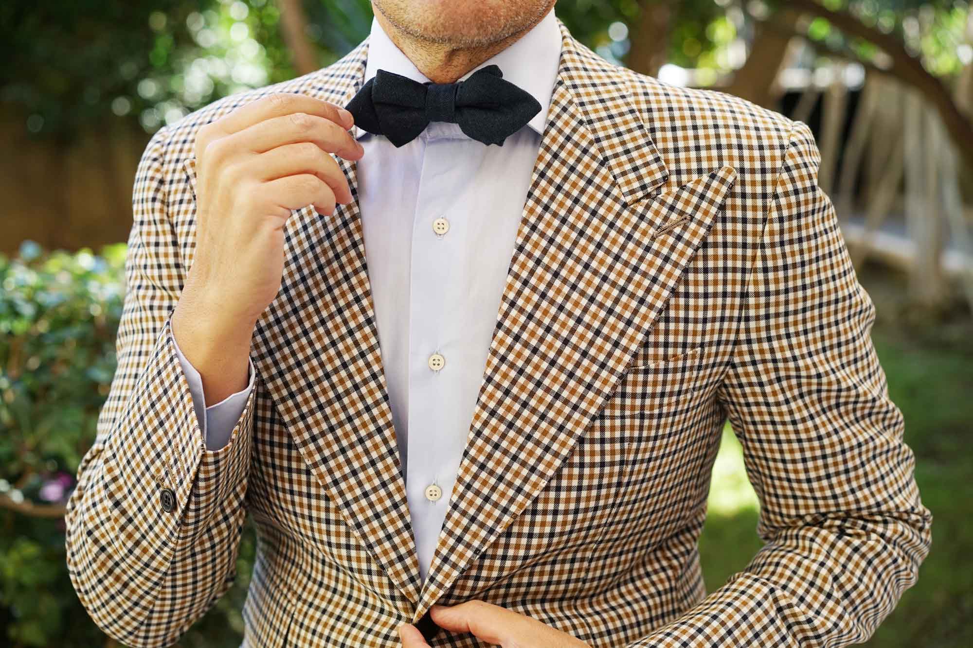 Don Quixote Navy Textured Linen Diamond Bow Tie - Image 6
