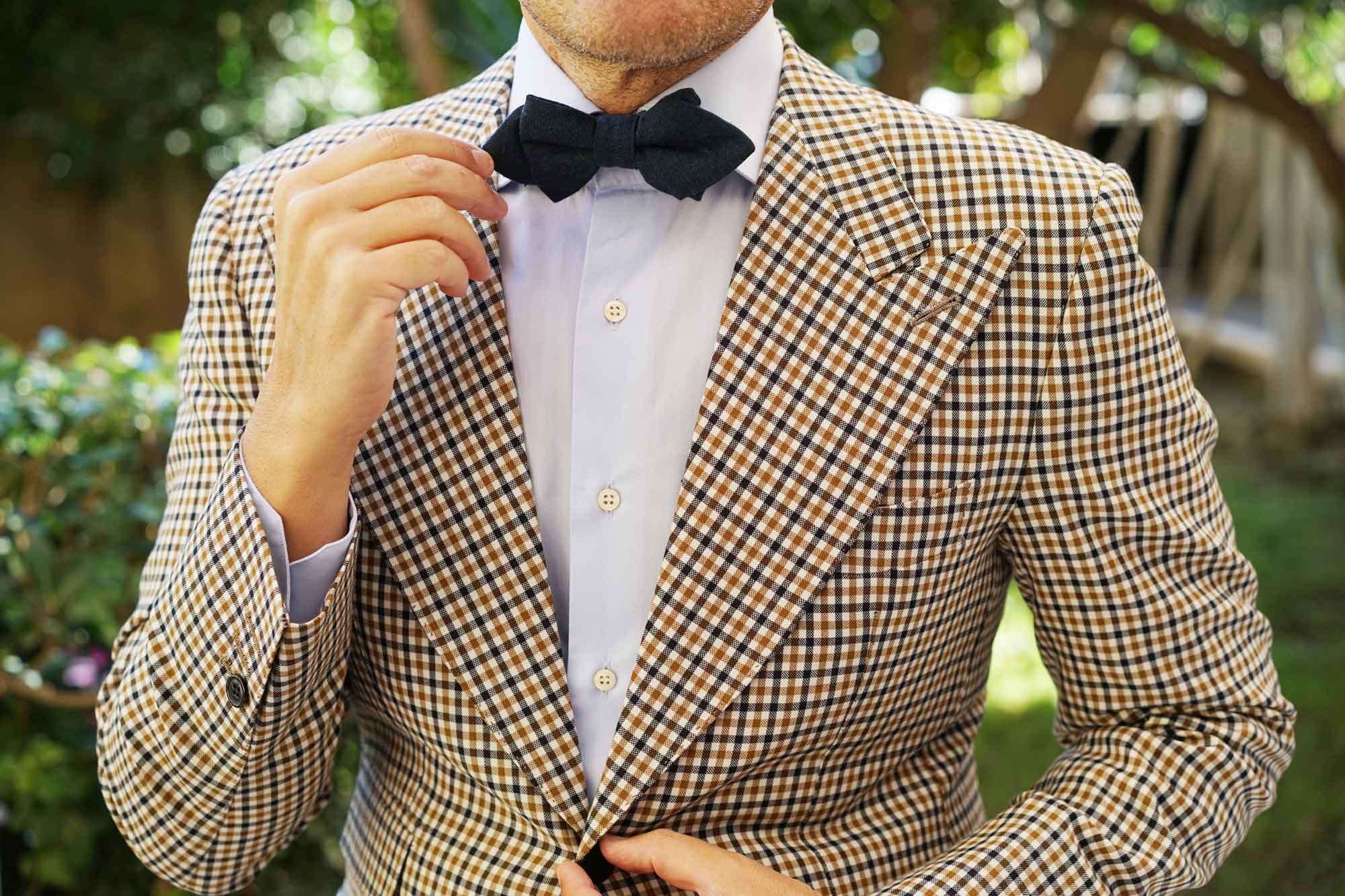 Don Quixote Navy Textured Linen Diamond Bow Tie - Image 7