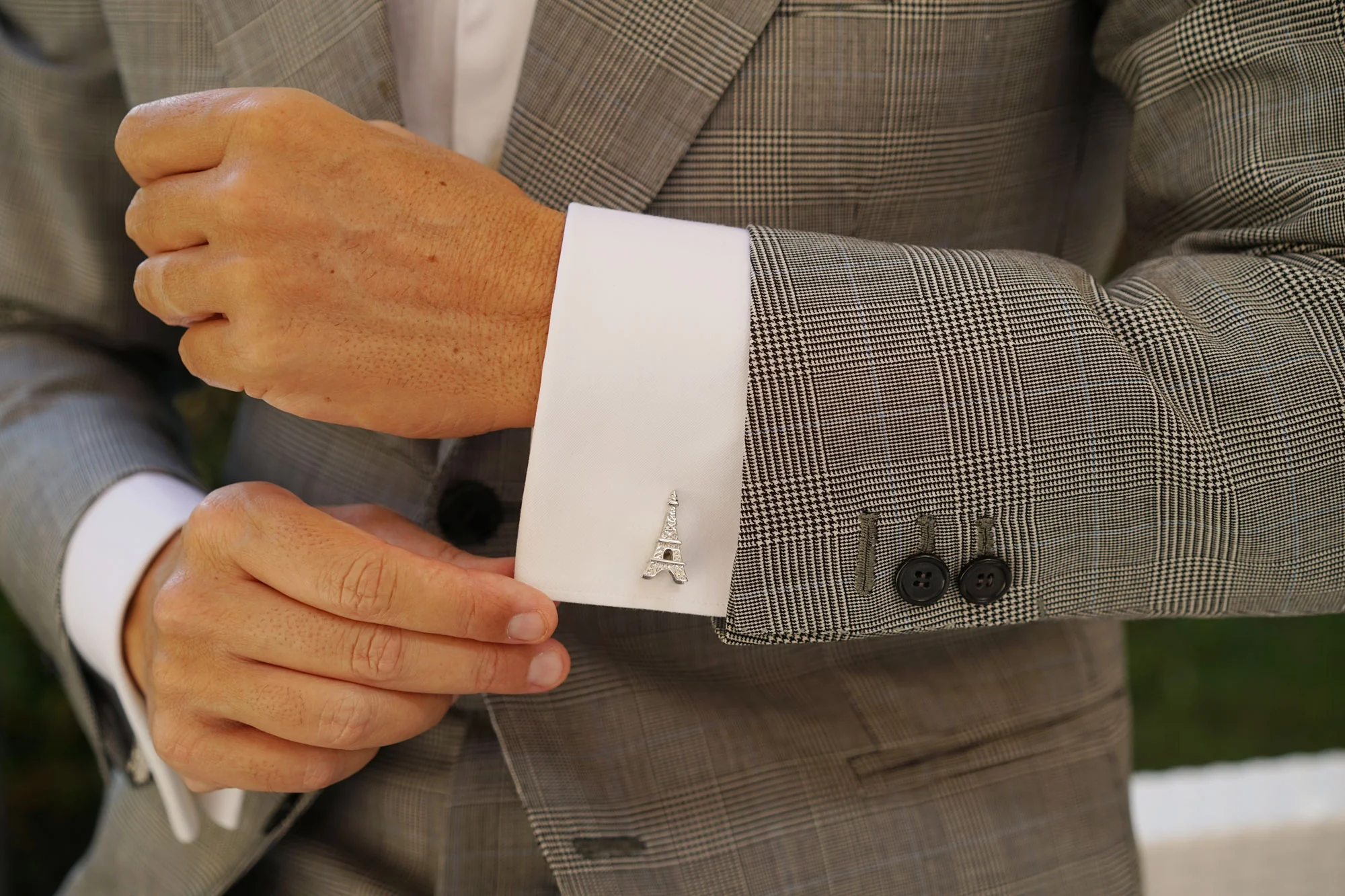 Eiffel Tower Cufflinks - Image 7