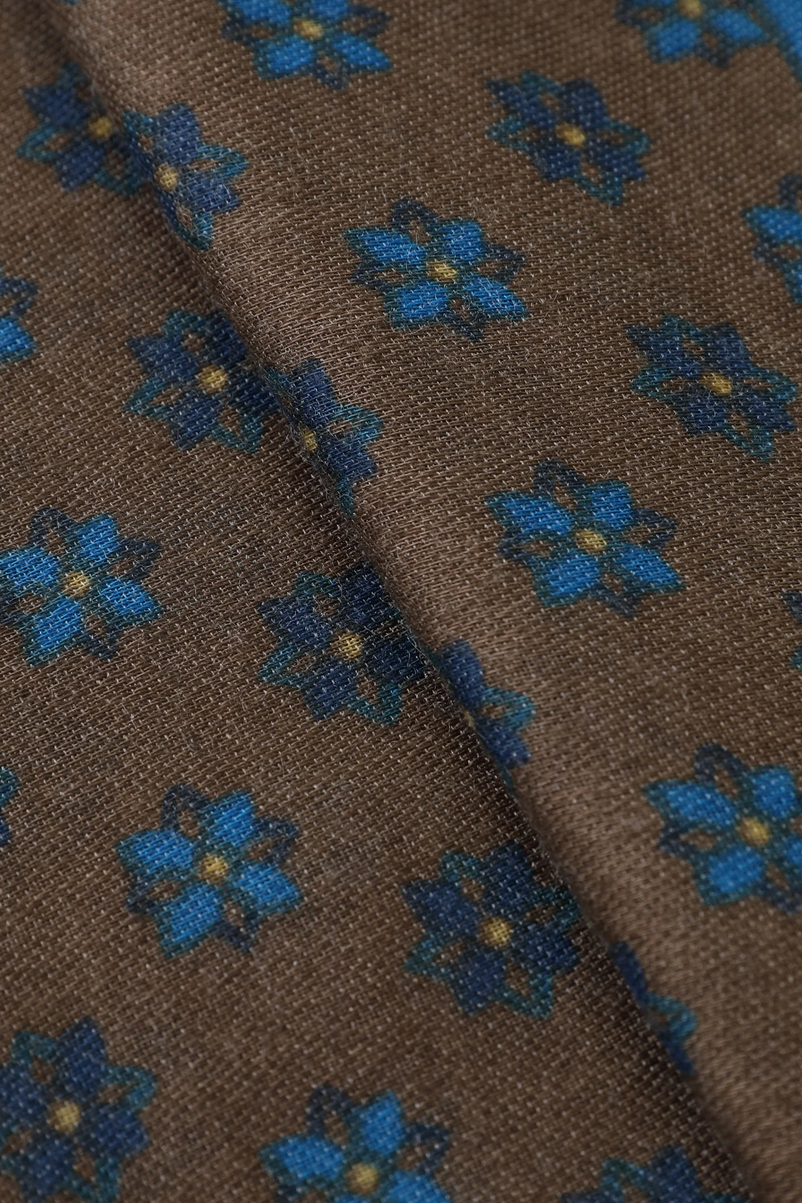 Espresso Floreale Scarf - Image 2