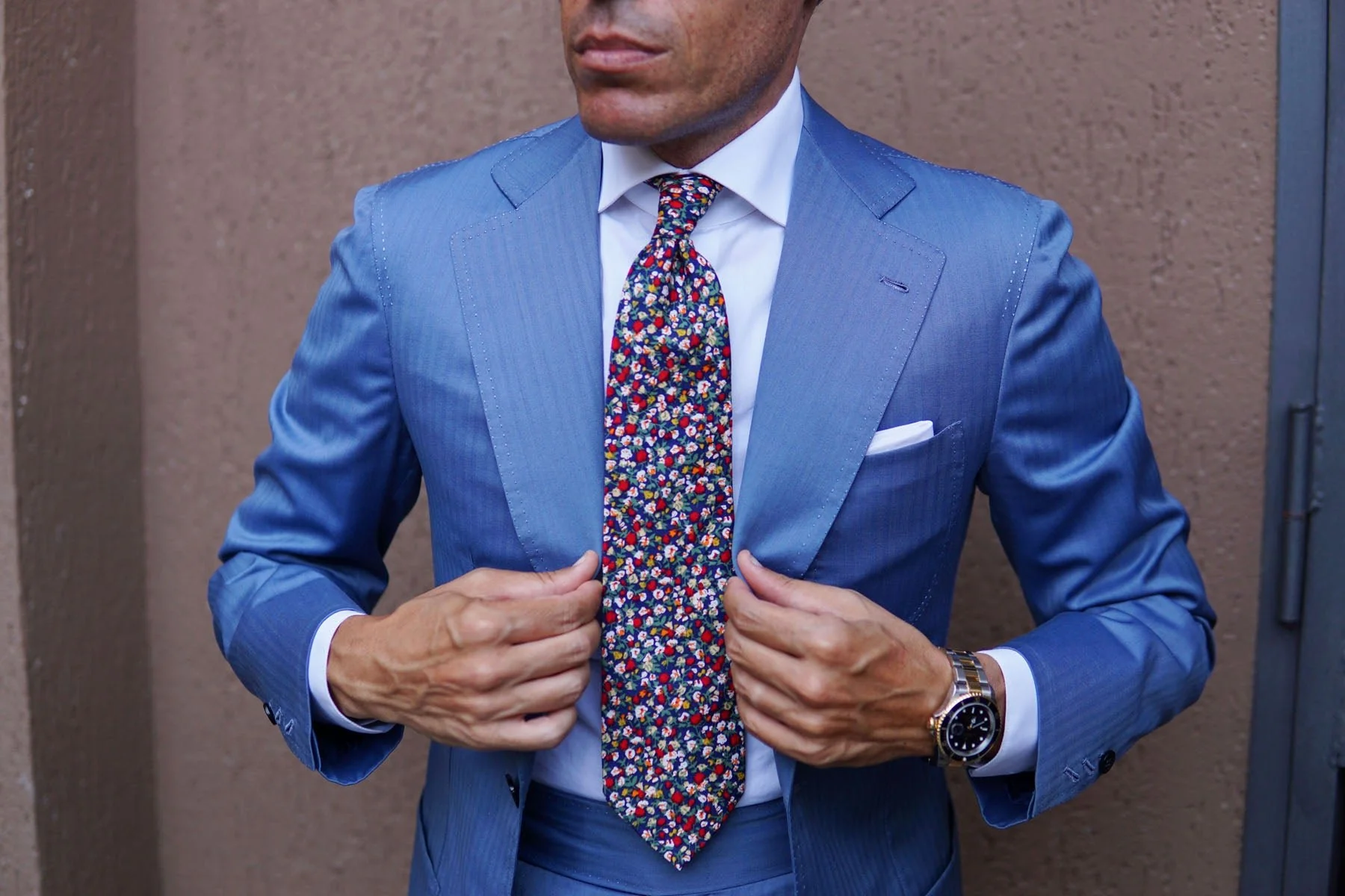Hanoi Red Rose Necktie - Image 7