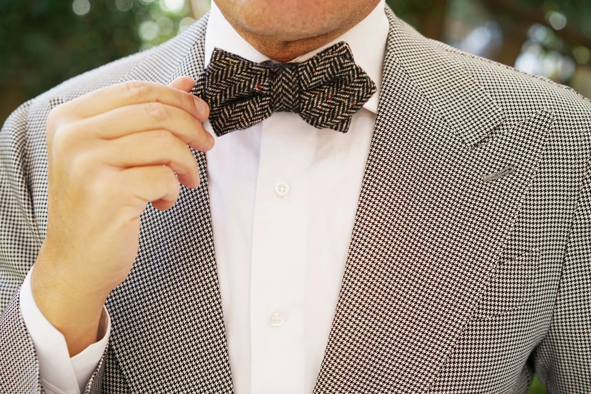 Herringbone Raven Black Wool Diamond Bow Tie - Image 3