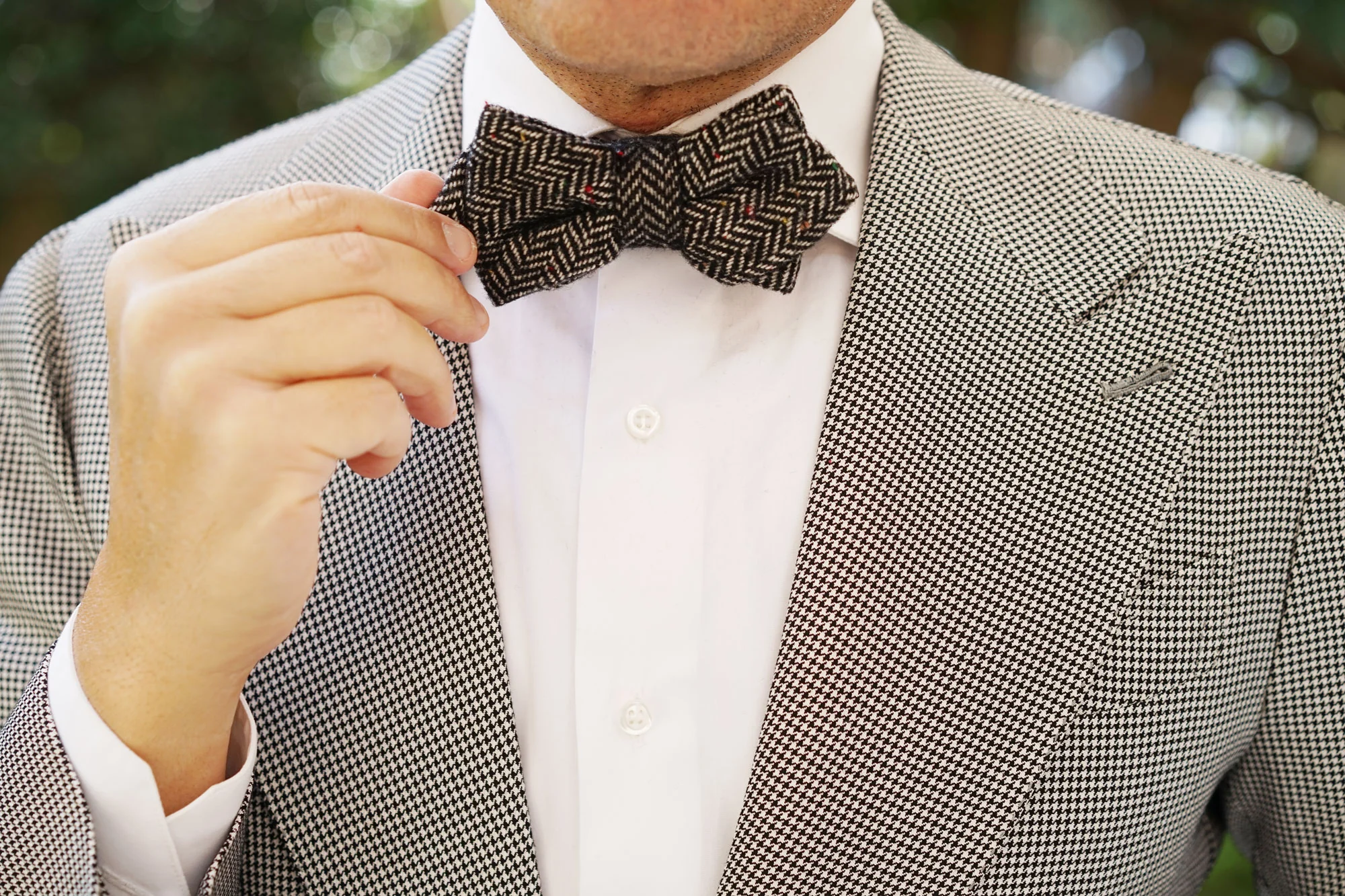 Herringbone Raven Black Wool Diamond Bow Tie - Image 4