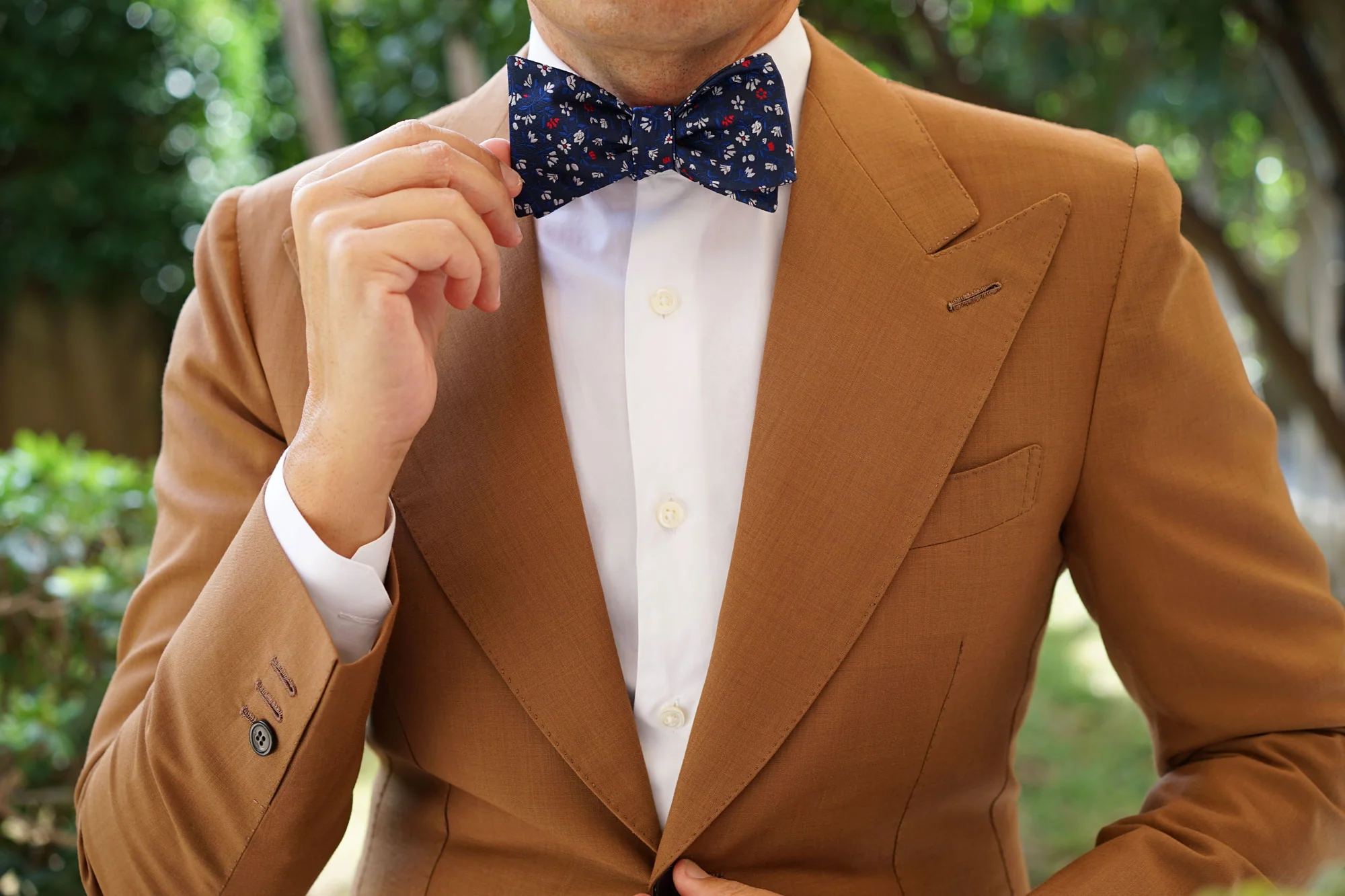Jardin des Tuileries Navy Floral Self Bow Tie - Image 6