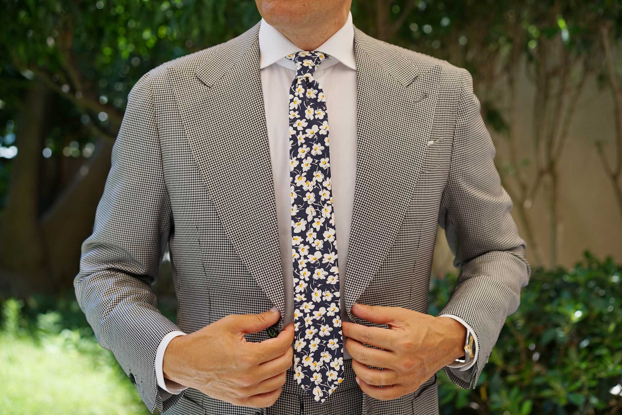 Kitakyushu Daffodil Floral Skinny Tie - Image 6