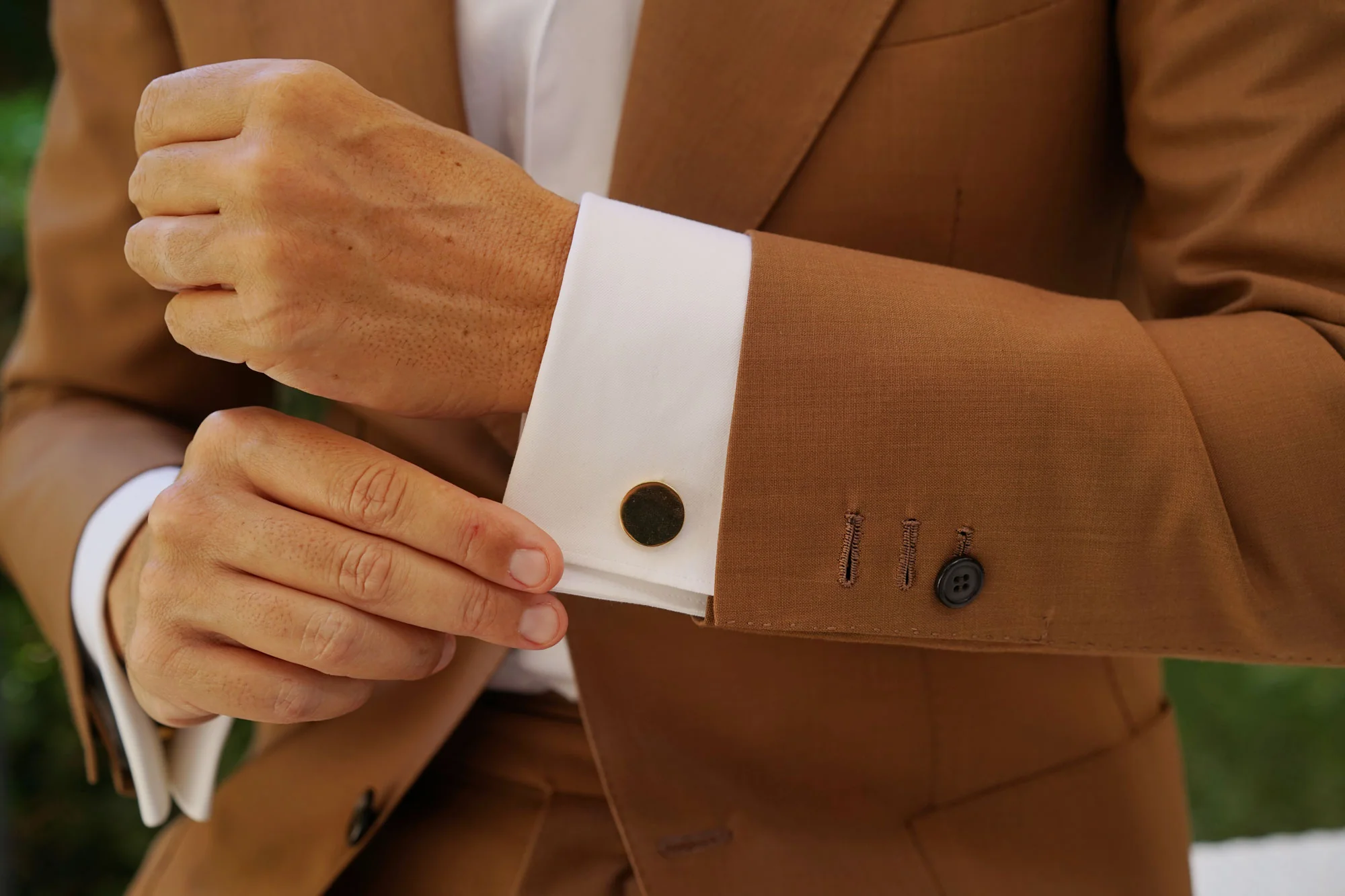 Liotta Gold Circle Cufflinks - Image 8