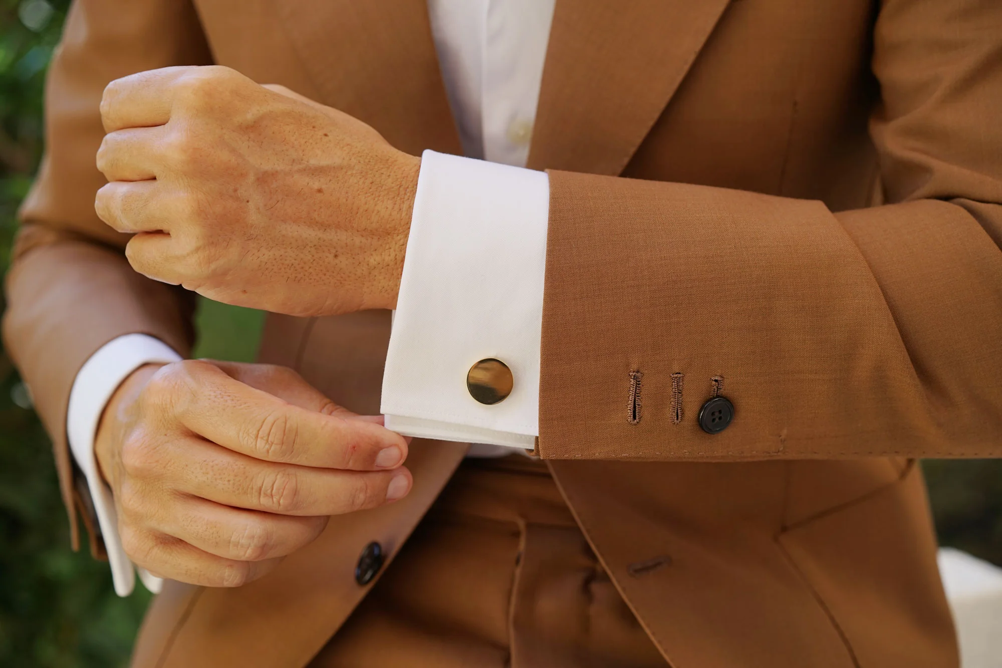 Liotta Gold Circle Cufflinks - Image 9