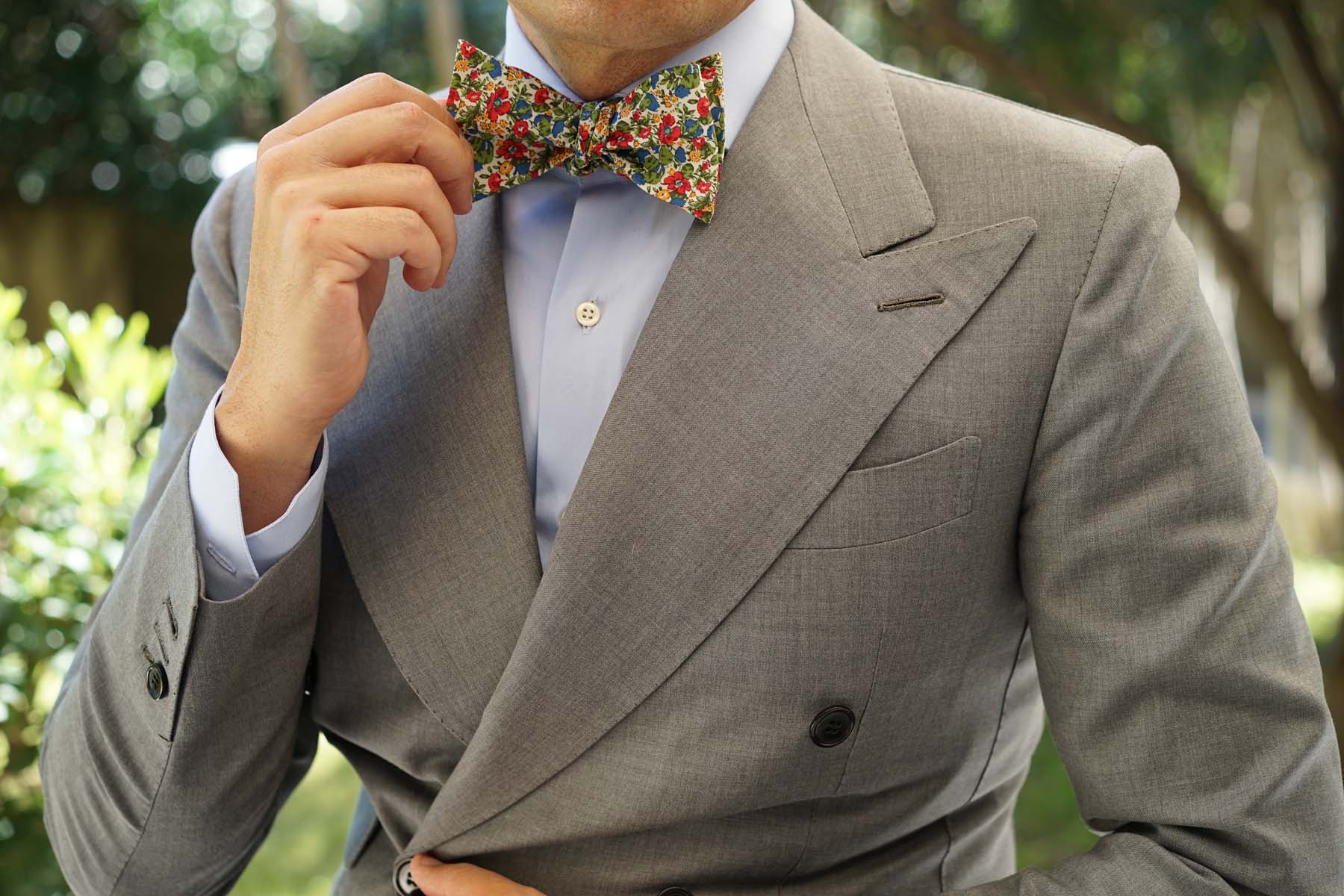 Medellín Flower Self Bow Tie - Image 6