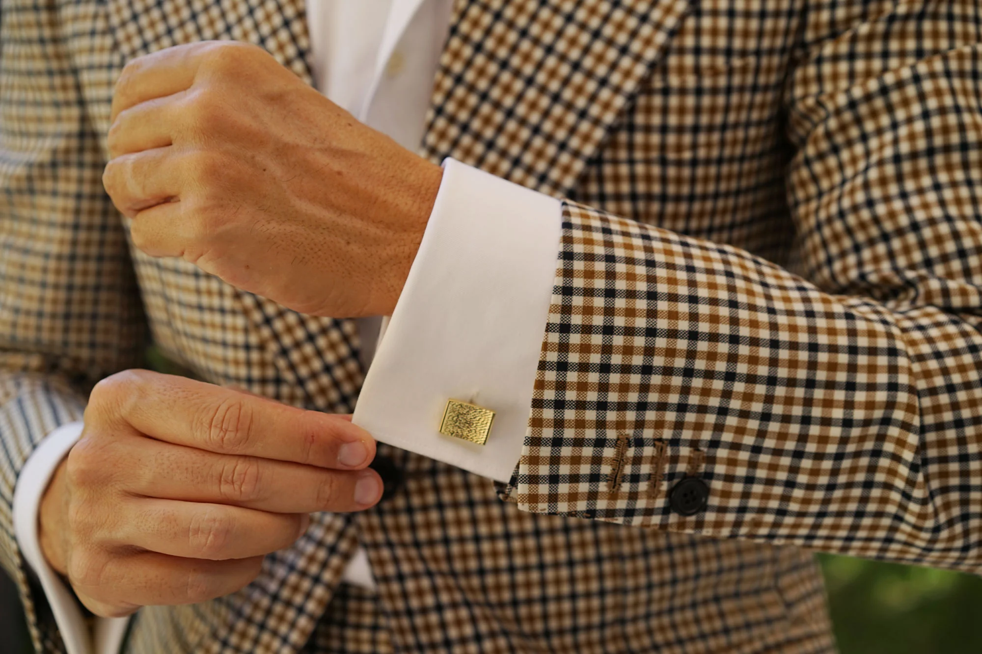 Mr Elba Gold Cufflinks - Image 6