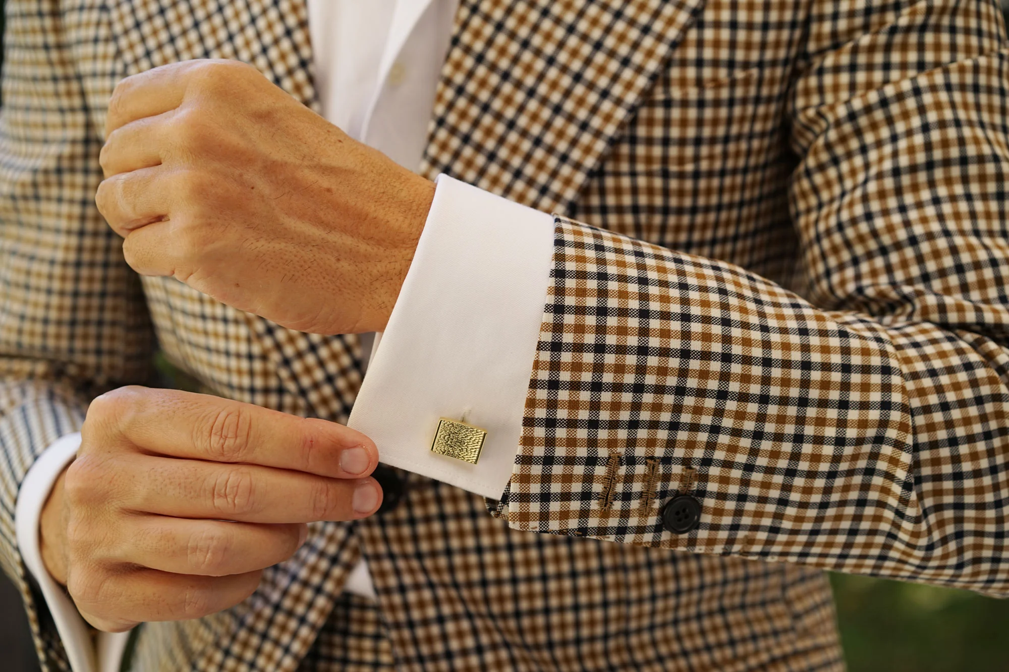 Mr Elba Gold Cufflinks - Image 7