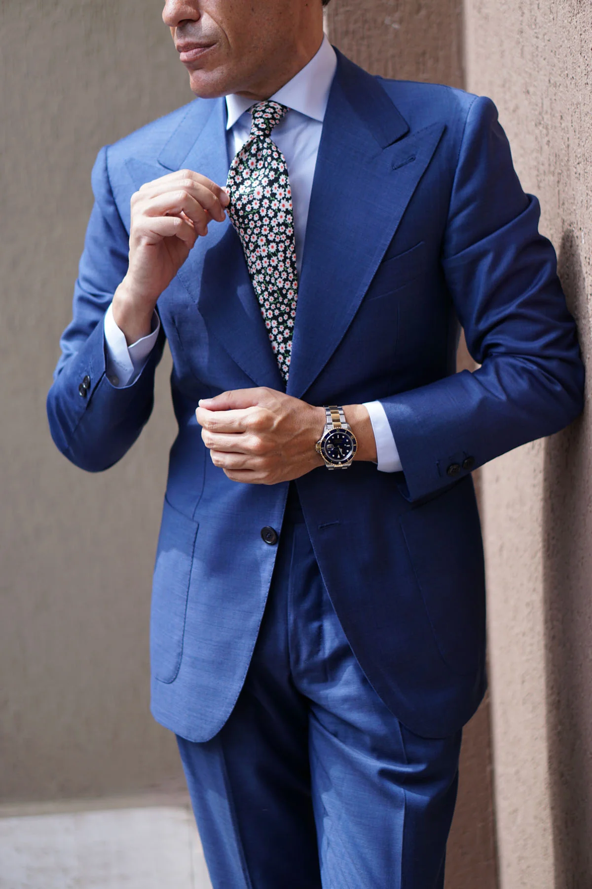 Nong Nooch White Flower Necktie - Image 12