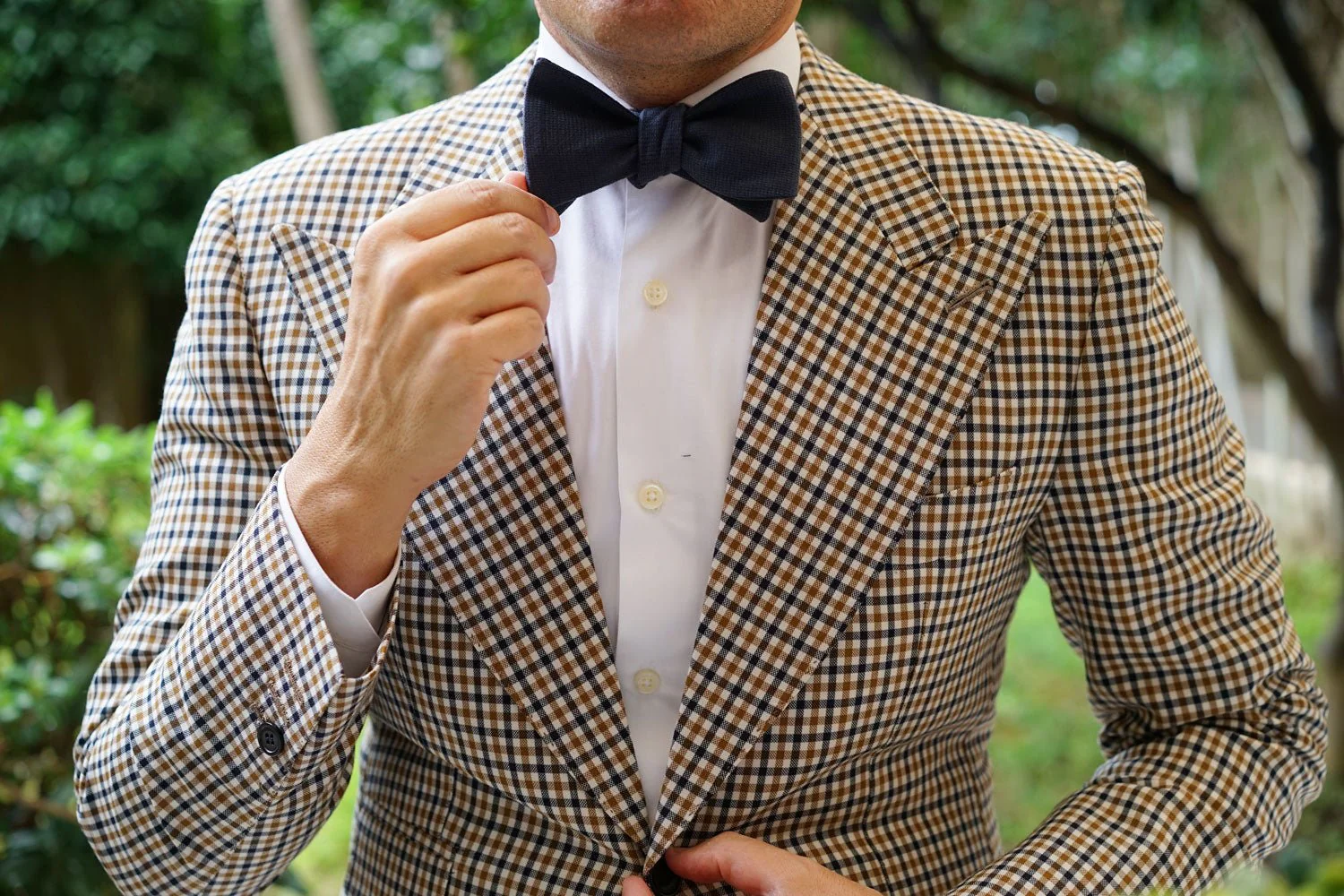 Öland Navy Blue Linen Self Bow Tie - Image 9