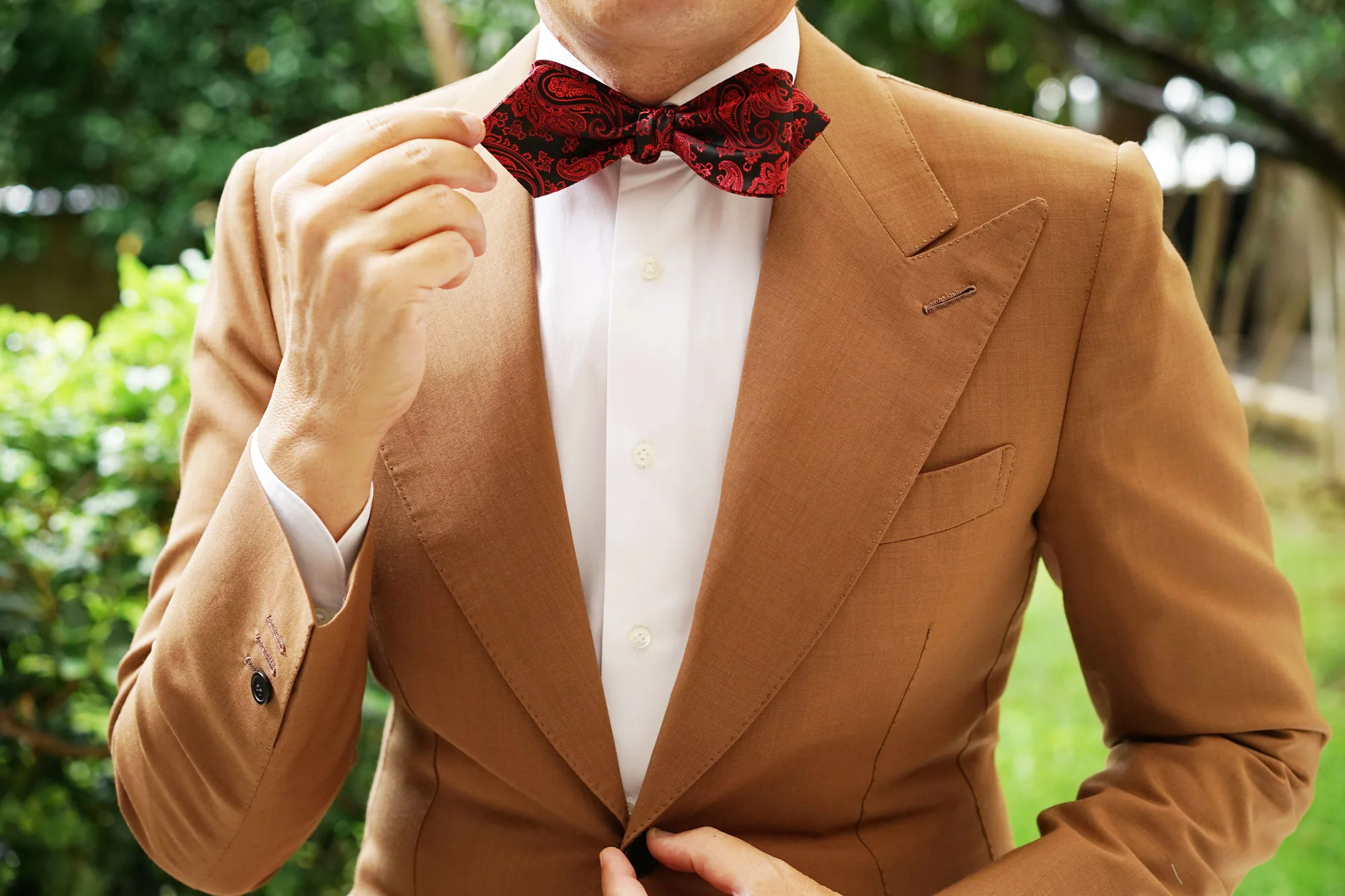 Paisley Red and Black Self Tie Diamond Tip Bow Tie - Image 9