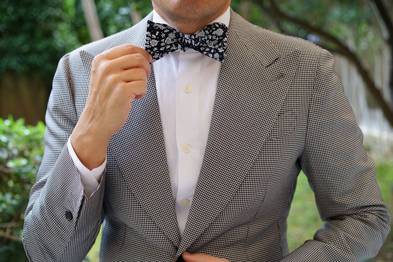 Seoul Forest Dark Navy Floral Self Bow Tie - Image 6