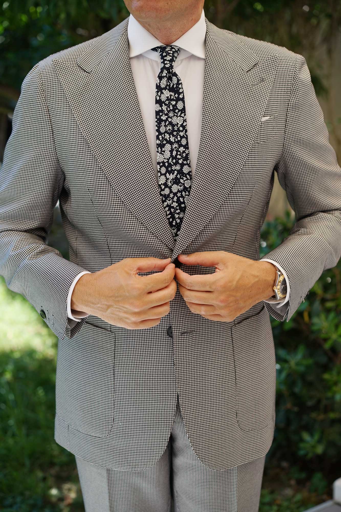 Seoul Forest Dark Navy Floral Skinny Tie - Image 5