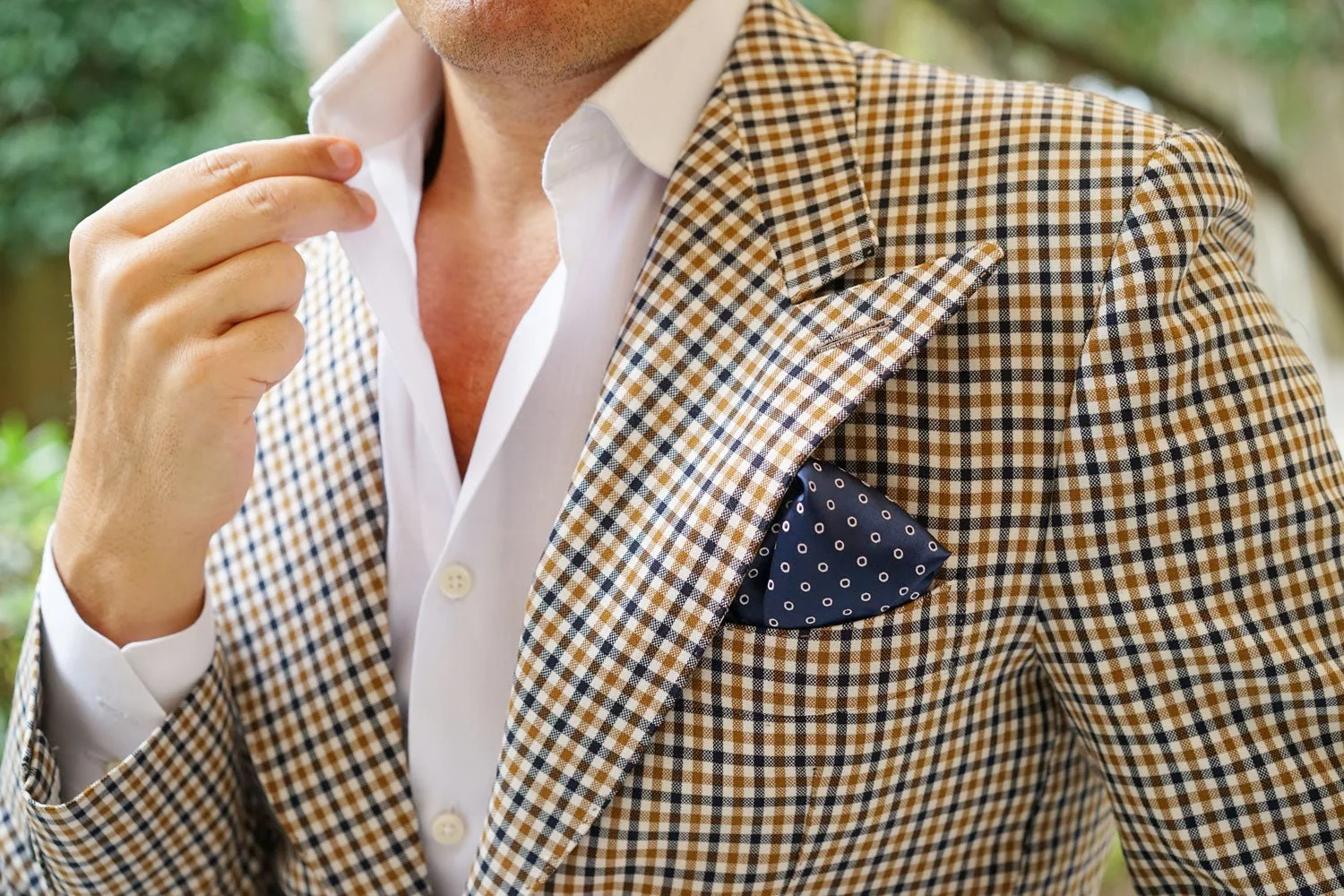 St Barts Navy Polka Dot Pocket Square - Image 9