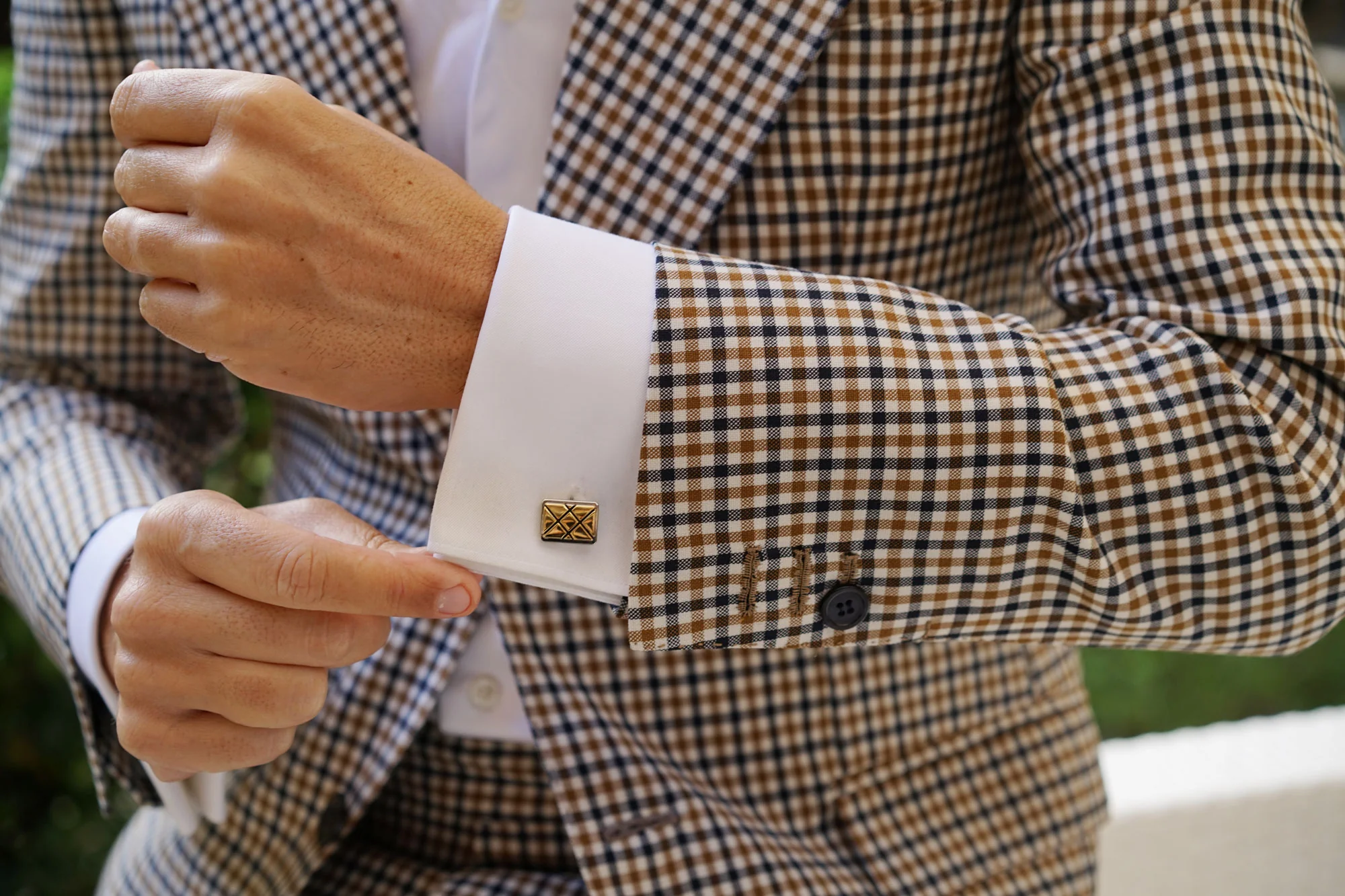 The Classic Gold Cufflinks - Image 10
