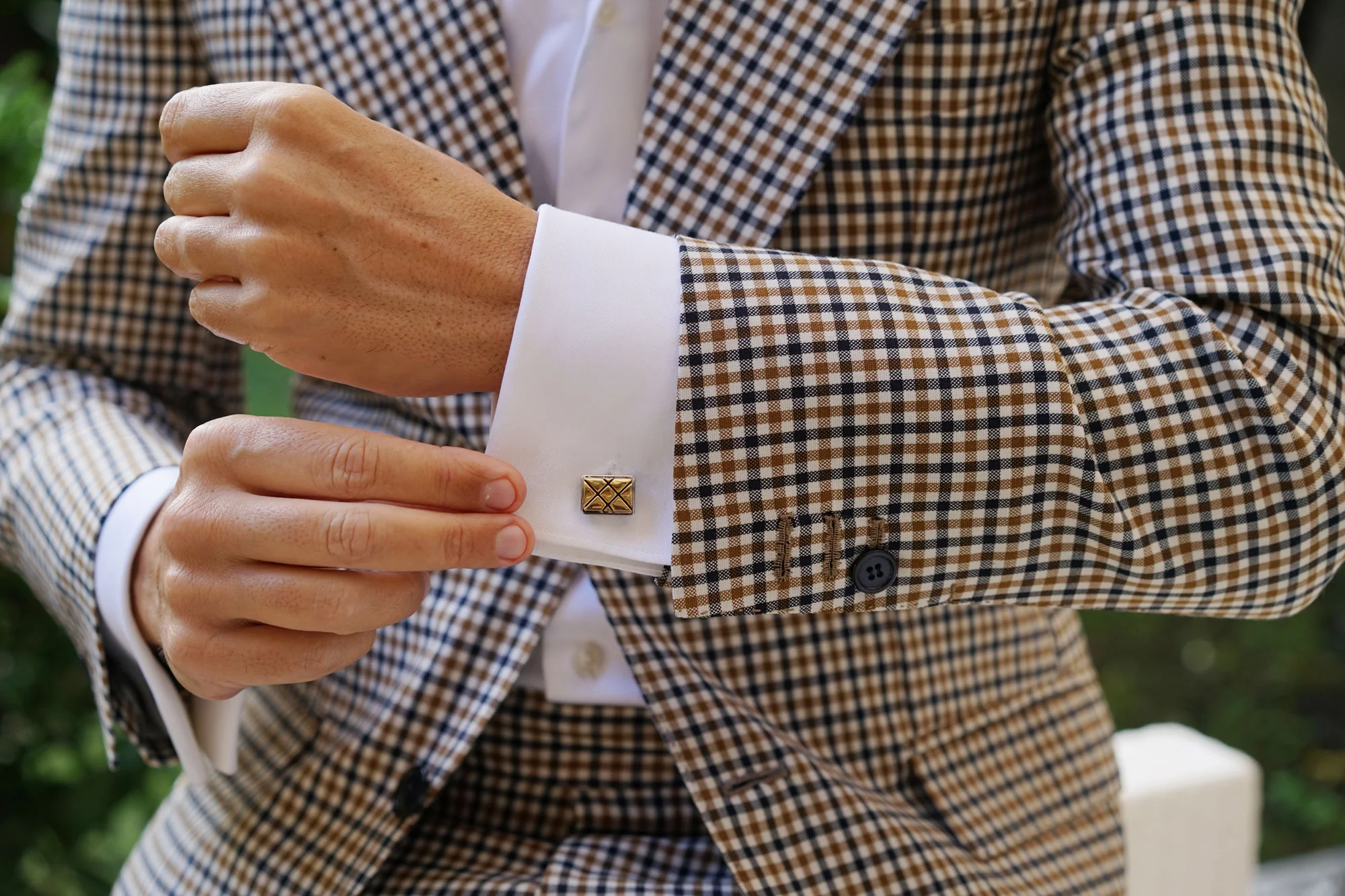 The Classic Gold Cufflinks - Image 11