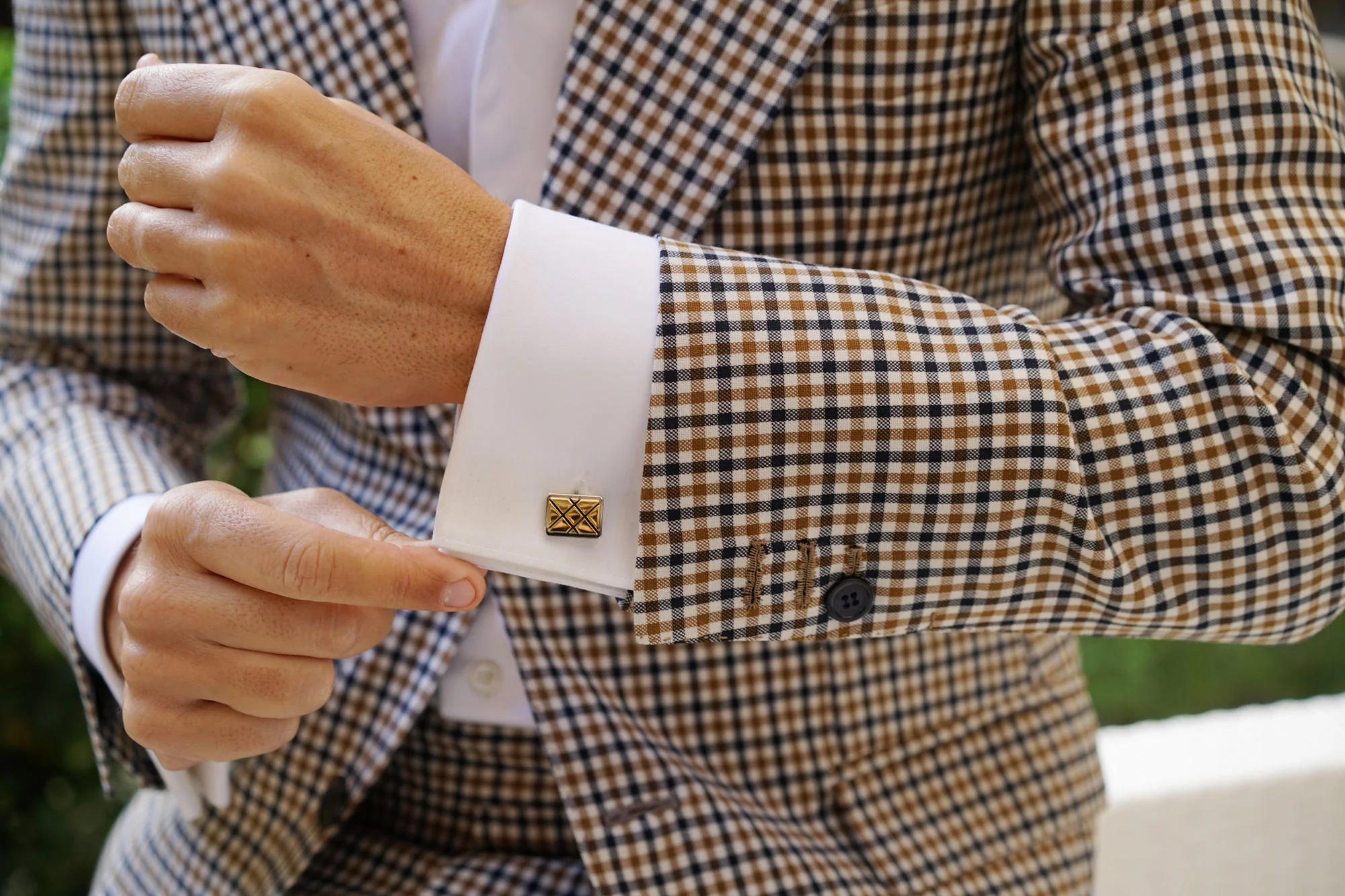 The Classic Gold Cufflinks - Image 9