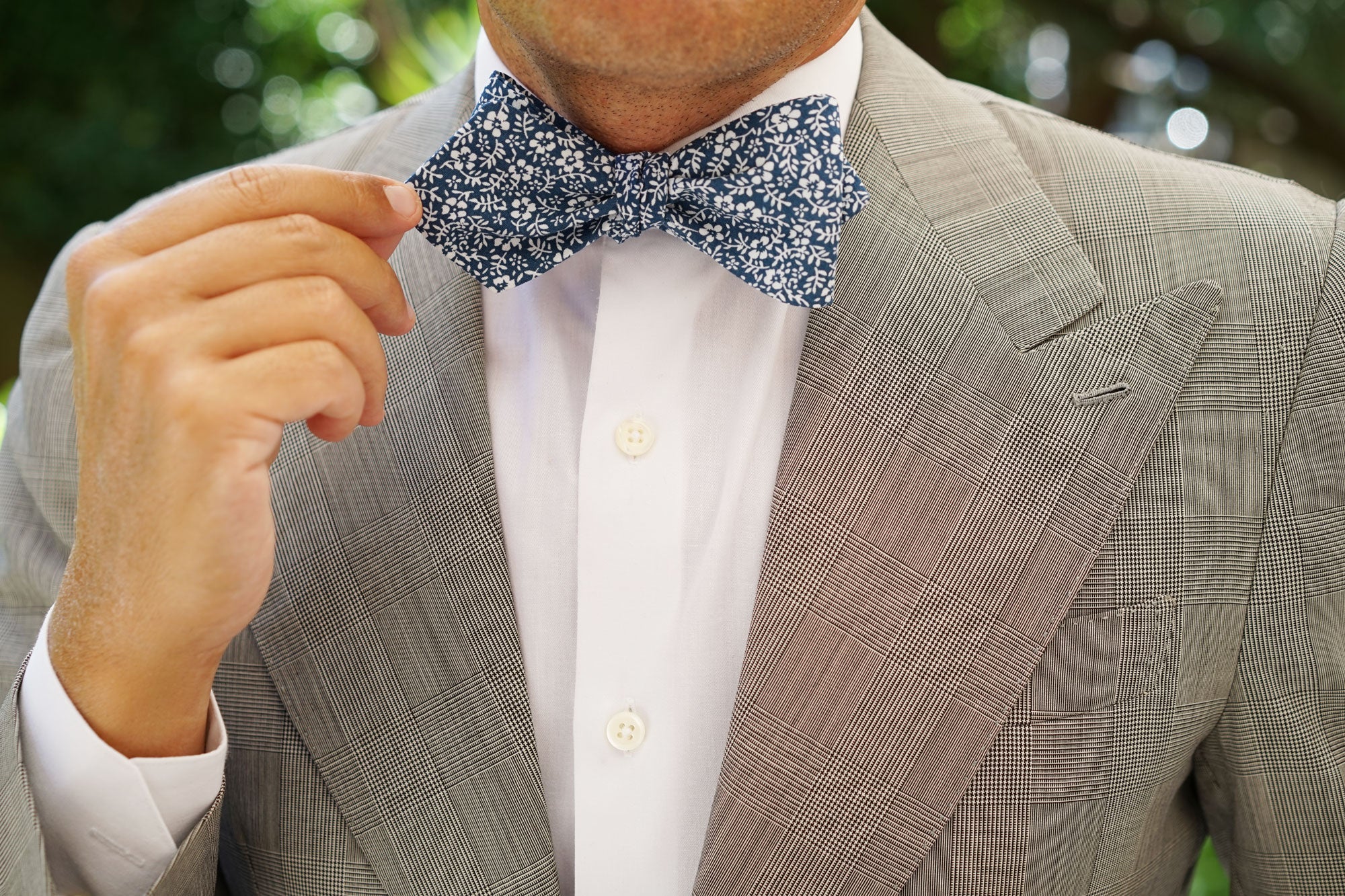 White Orchid Floral Diamond Self Bow Tie - Image 10